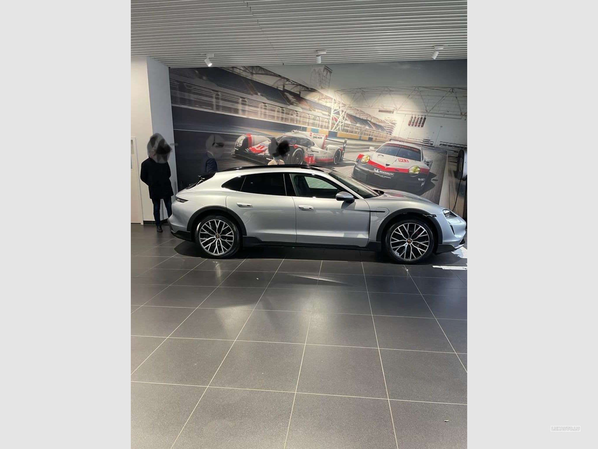 Porsche Taycan 4S Cross Turismo (2022) - Photo 2