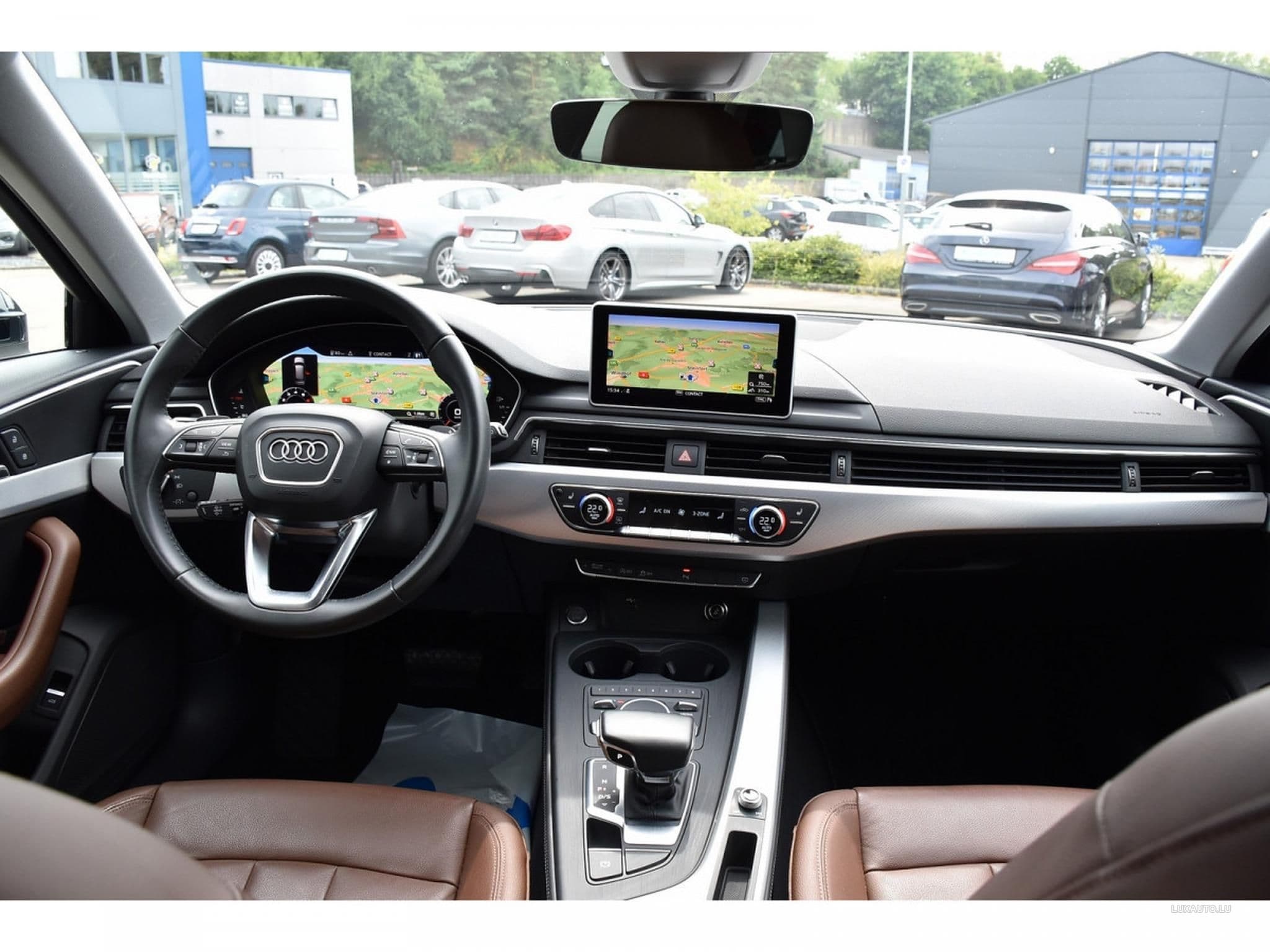 Audi A4 Avant showroom model with all features (2018) - Photo 7