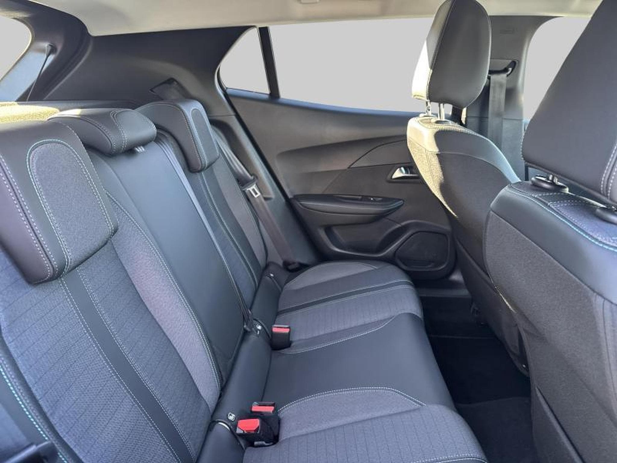 Peugeot 2008 II Allure Pack (2023) - Photo 10