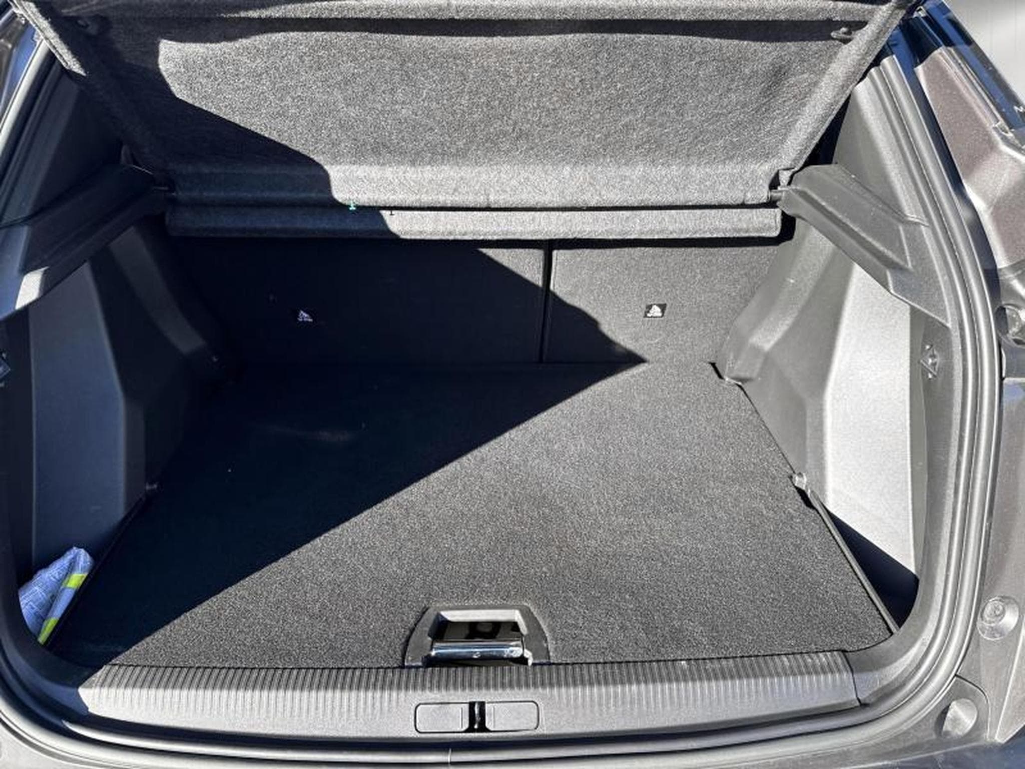 Peugeot 2008 II Allure Pack (2023) - Photo 20