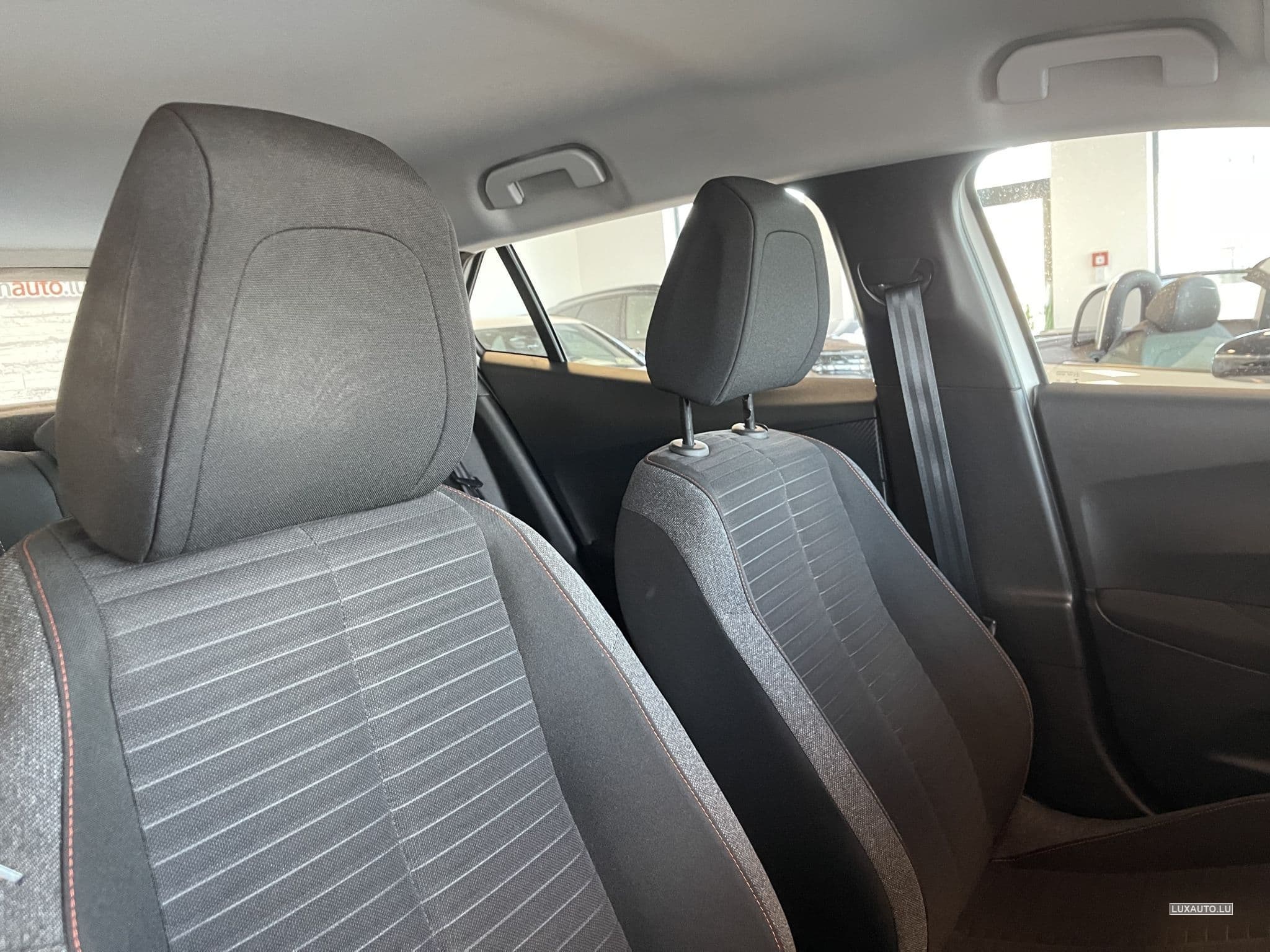 Peugeot 2008 (2021) - Photo 10