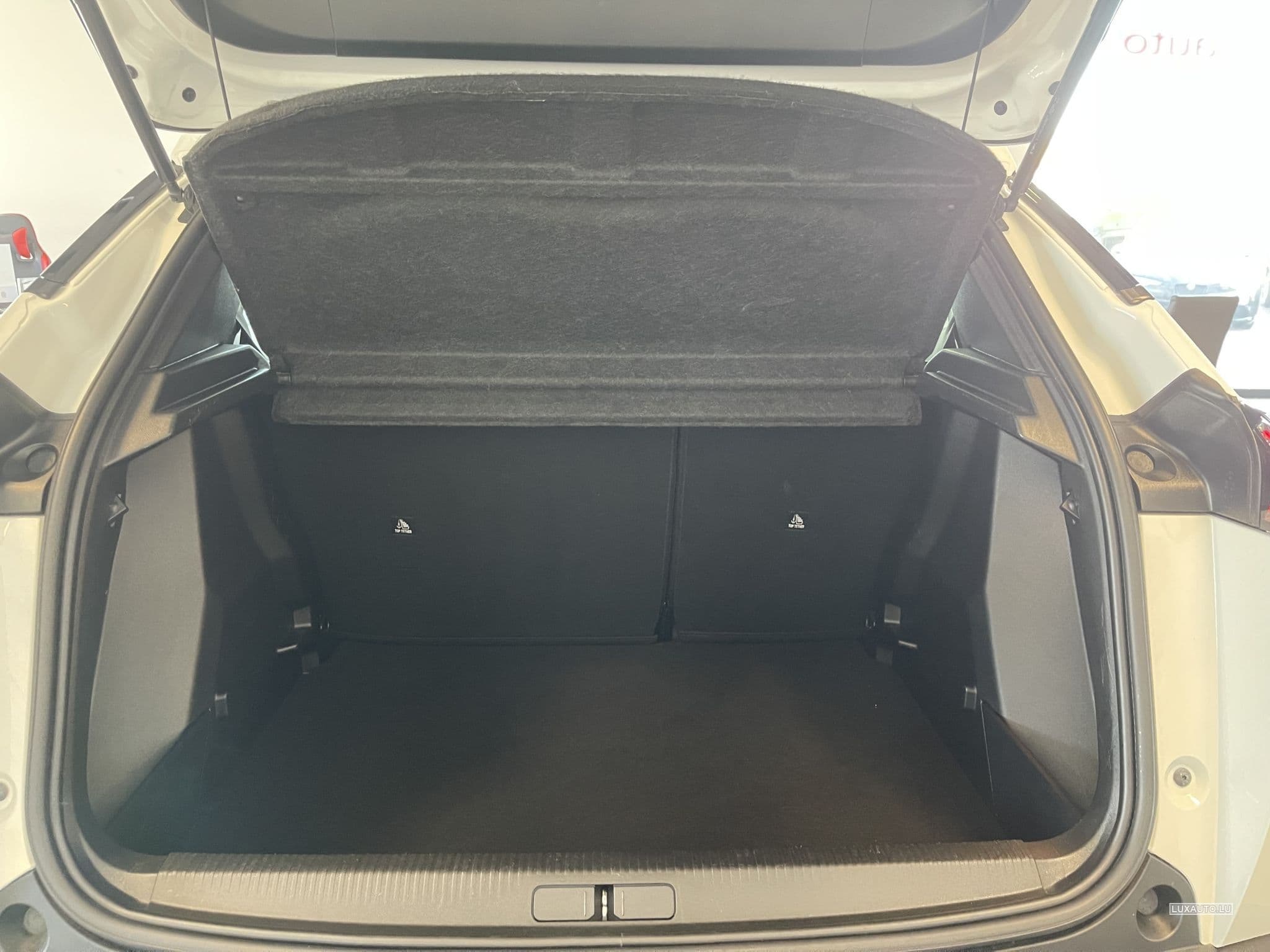 Peugeot 2008 (2021) - Photo 12