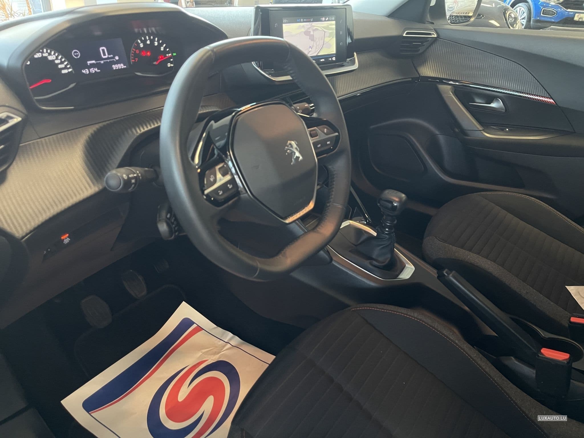 Peugeot 2008 (2021) - Photo 8