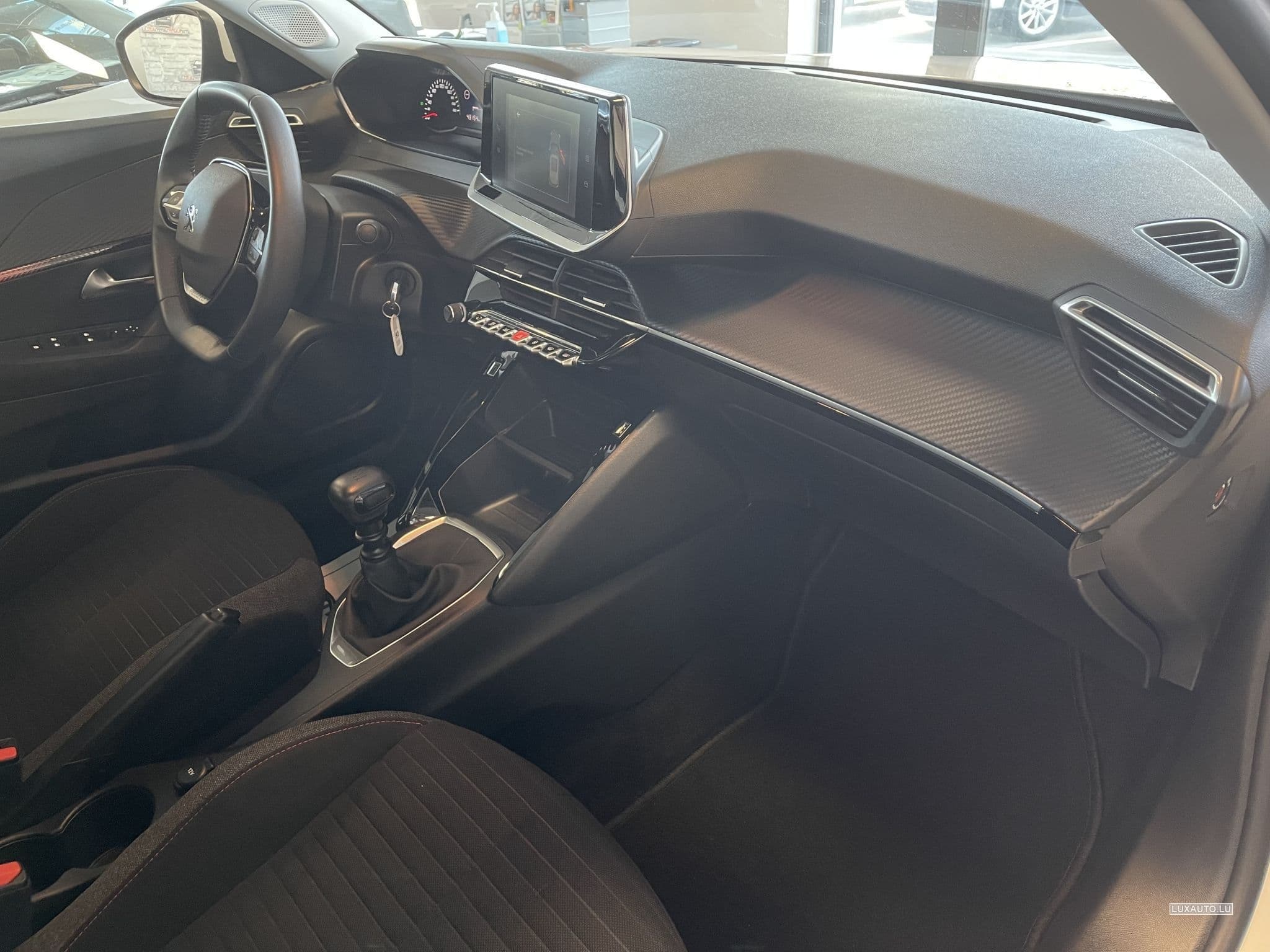 Peugeot 2008 (2021) - Photo 9