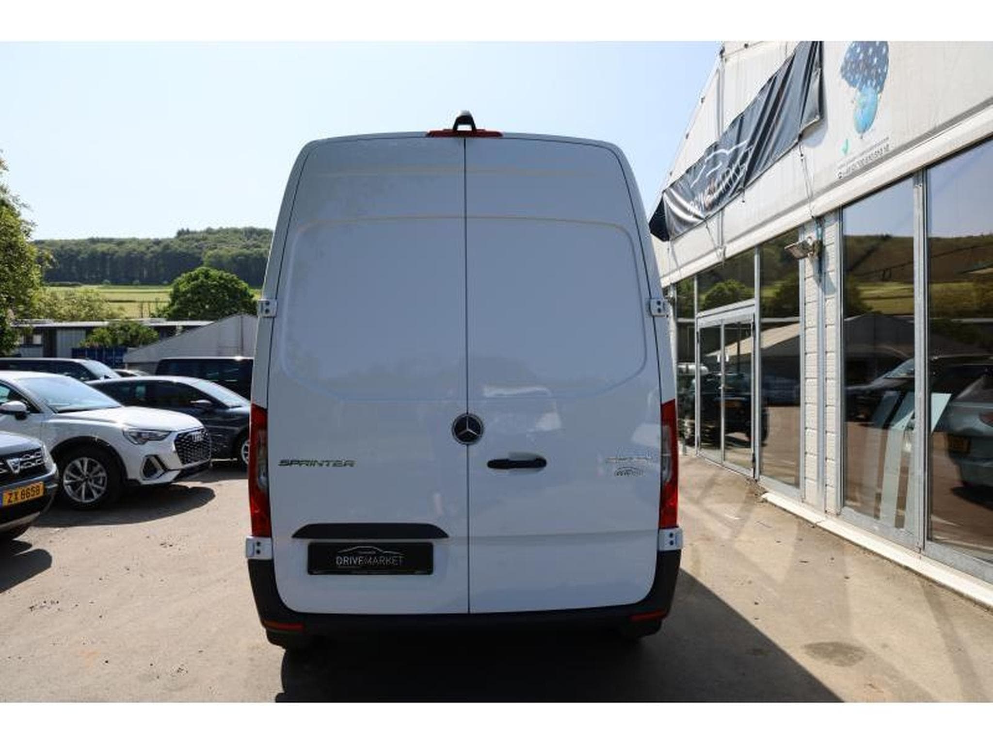 Mercedes Sprinter 315 Kasten L2 FWD (2023) - Foto 13