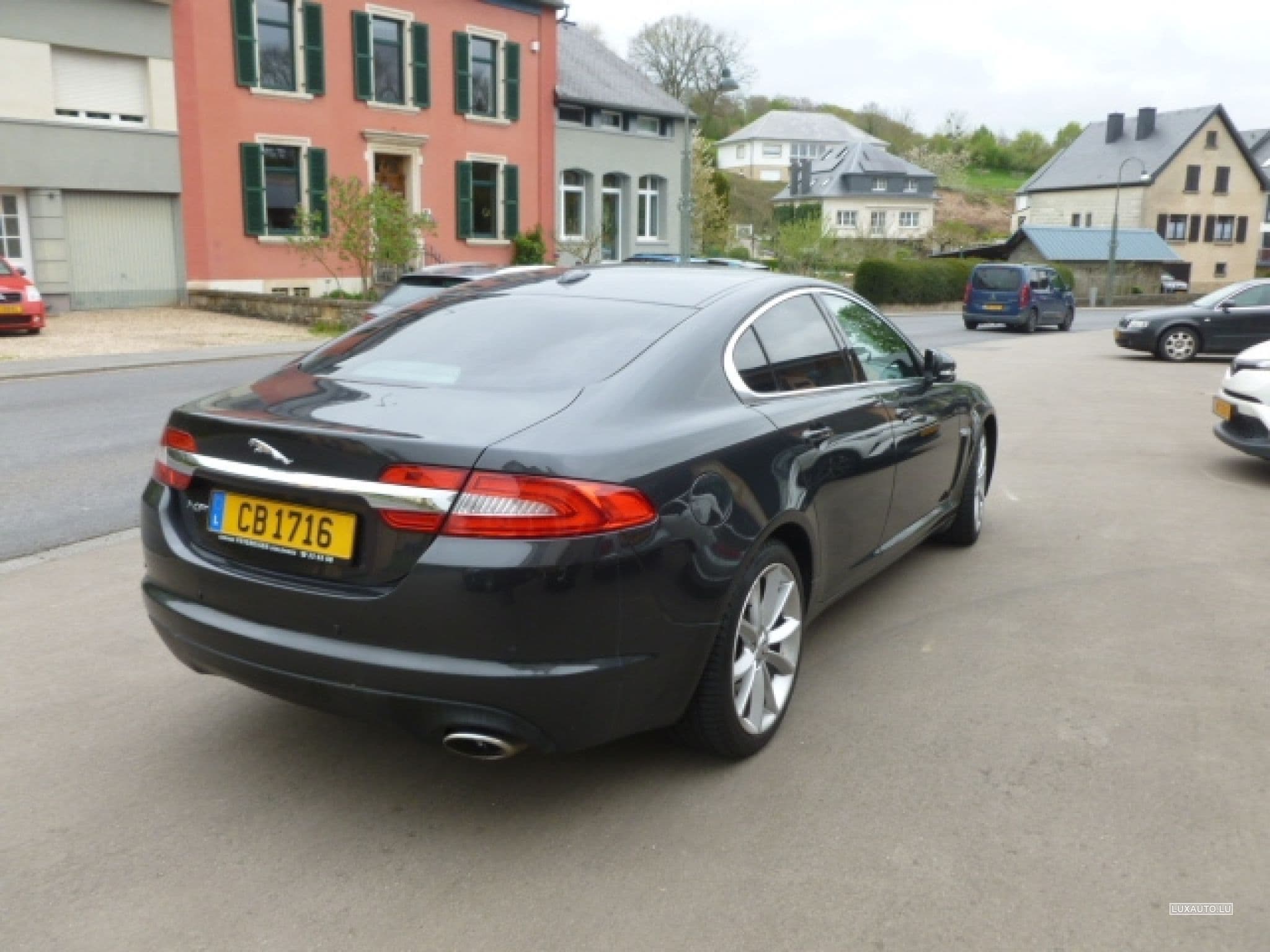 Jaguar XF 2.2 D (2012) - Photo 3