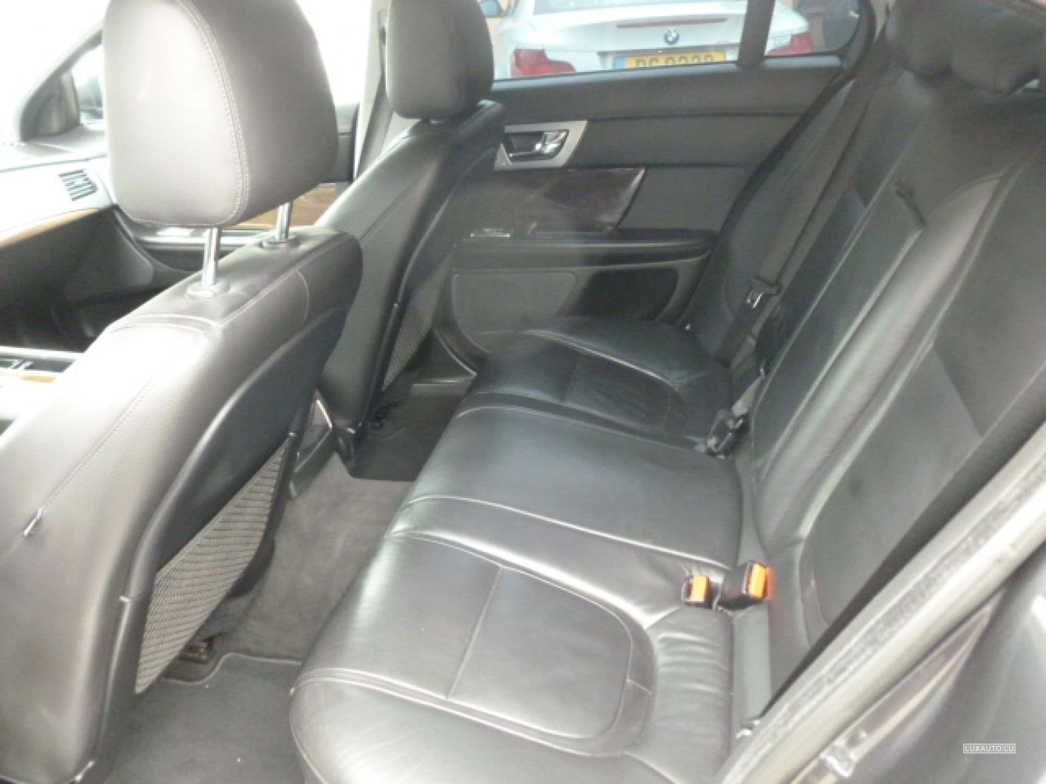 Jaguar XF 2.2 D (2012) - Photo 5