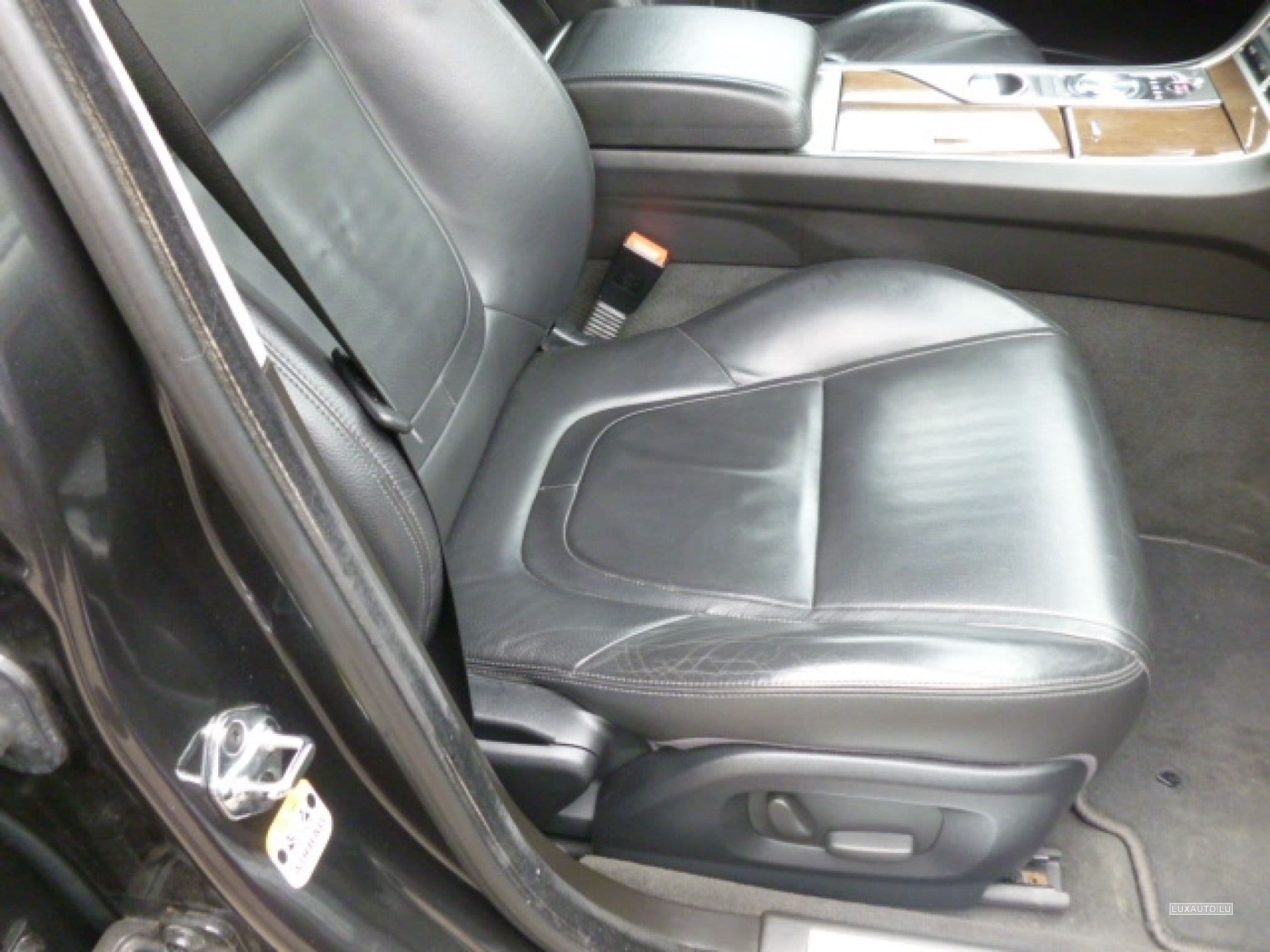 Jaguar XF 2.2 D (2012) - Photo 7