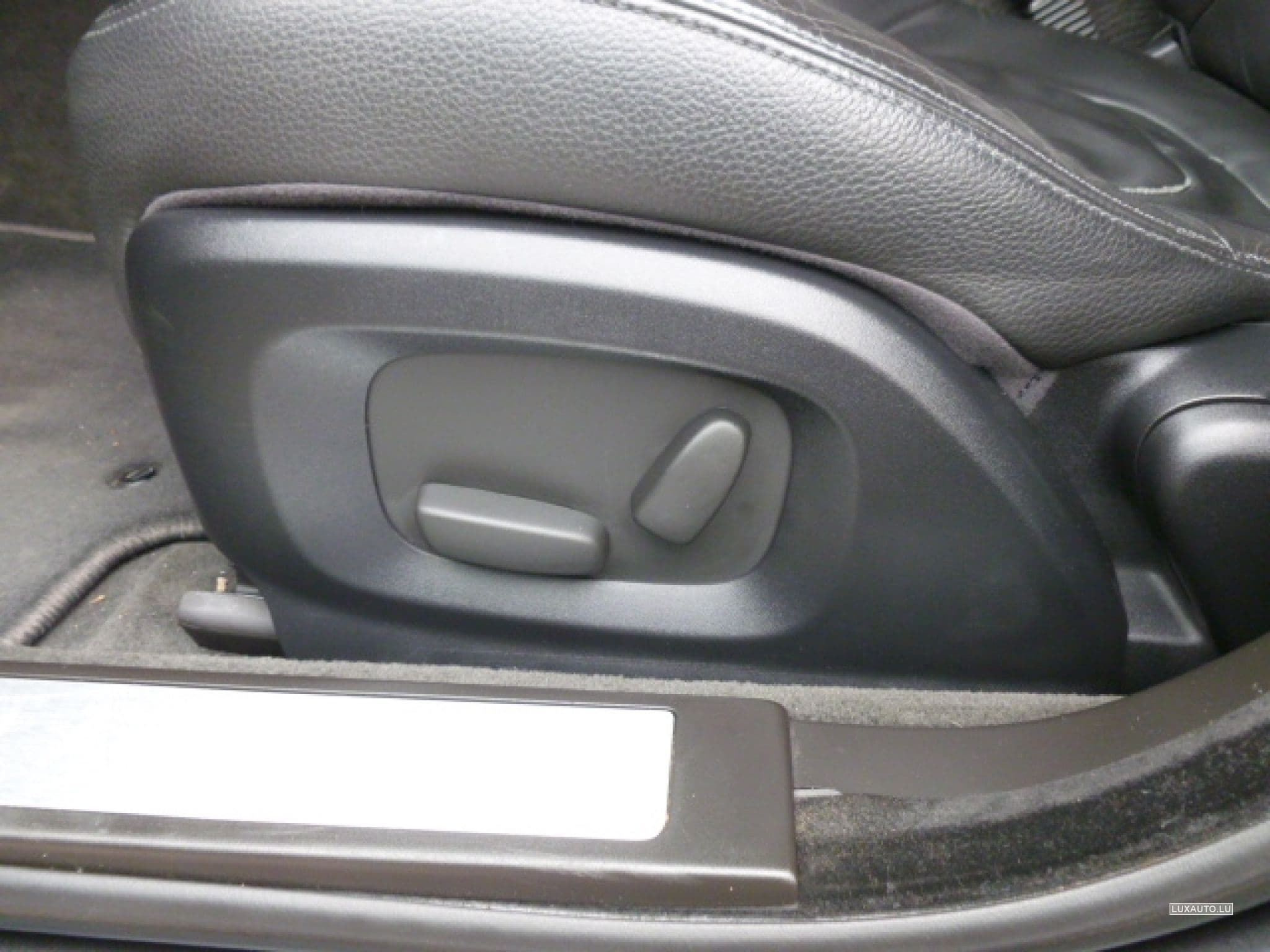 Jaguar XF 2.2 D (2012) - Photo 9