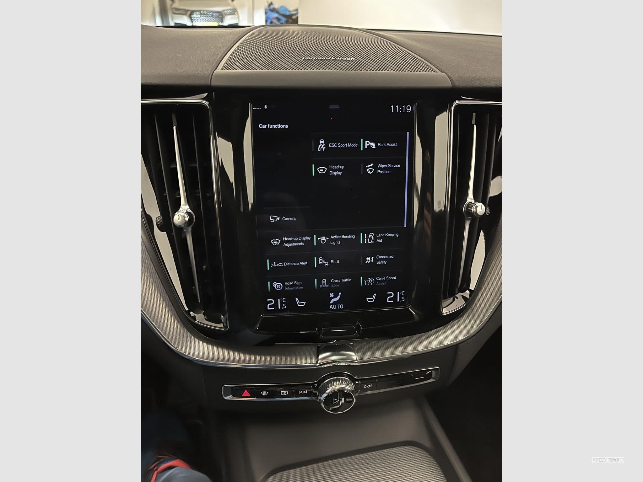 Volvo XC60 R Design (2021) - Photo 8