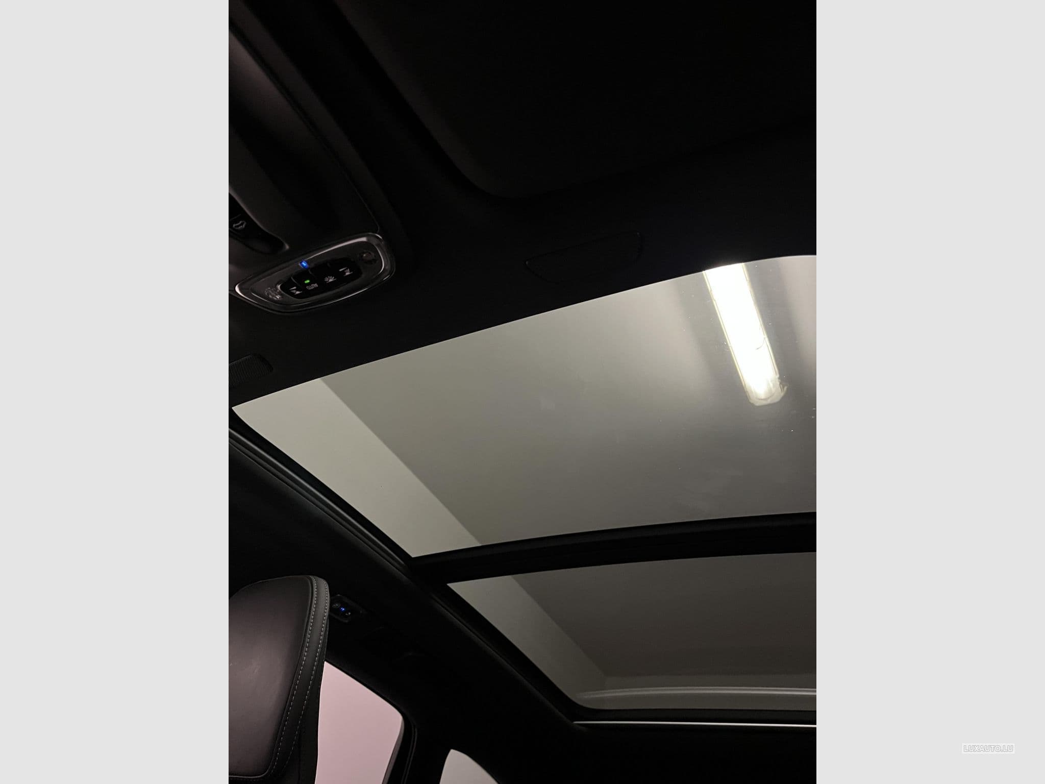 Volvo XC60 R Design (2021) - Photo 9