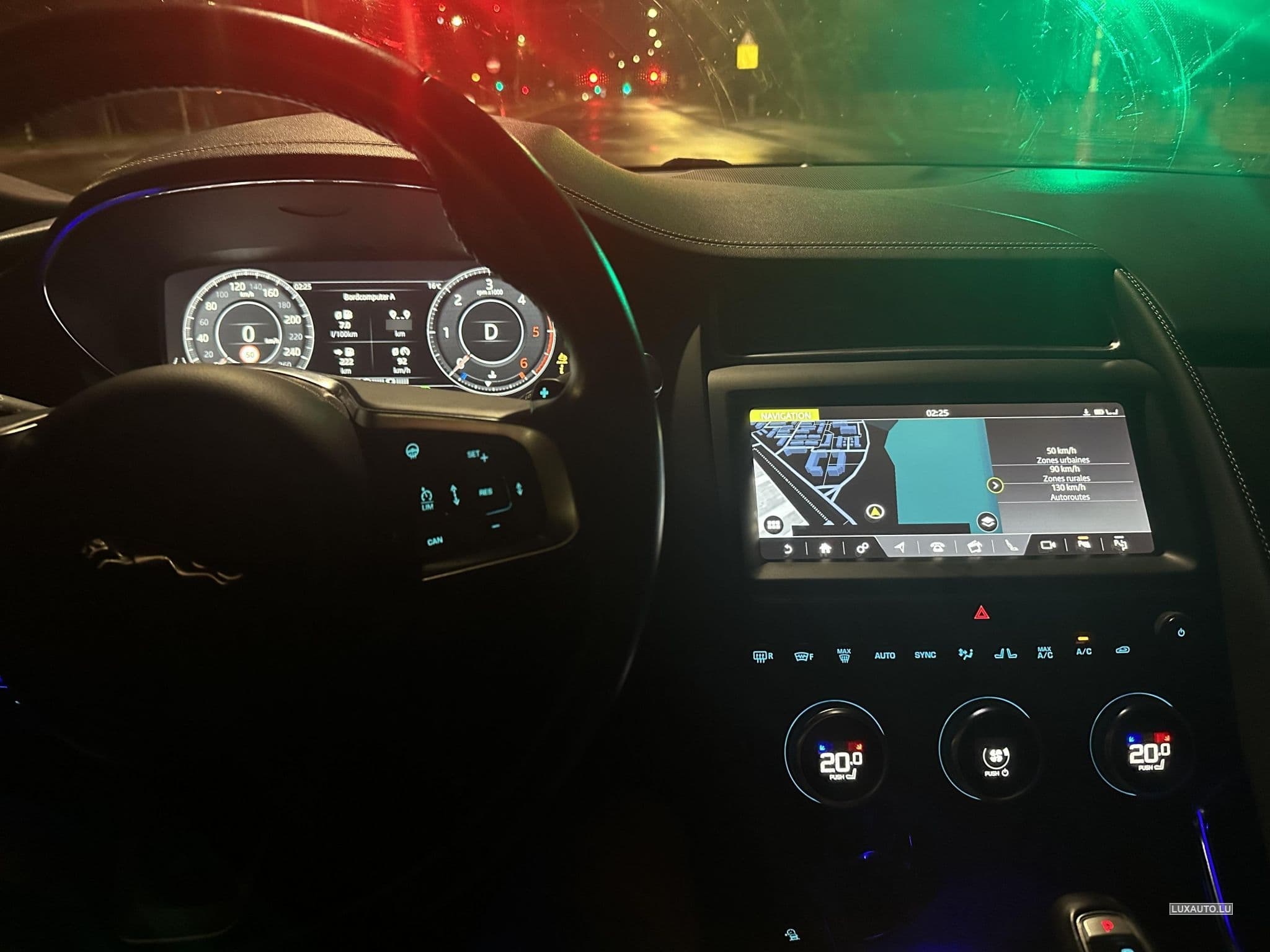 Jaguar E-Pace E-Pace D240 AWD R-Dynamic HSE (2019) - Foto 14