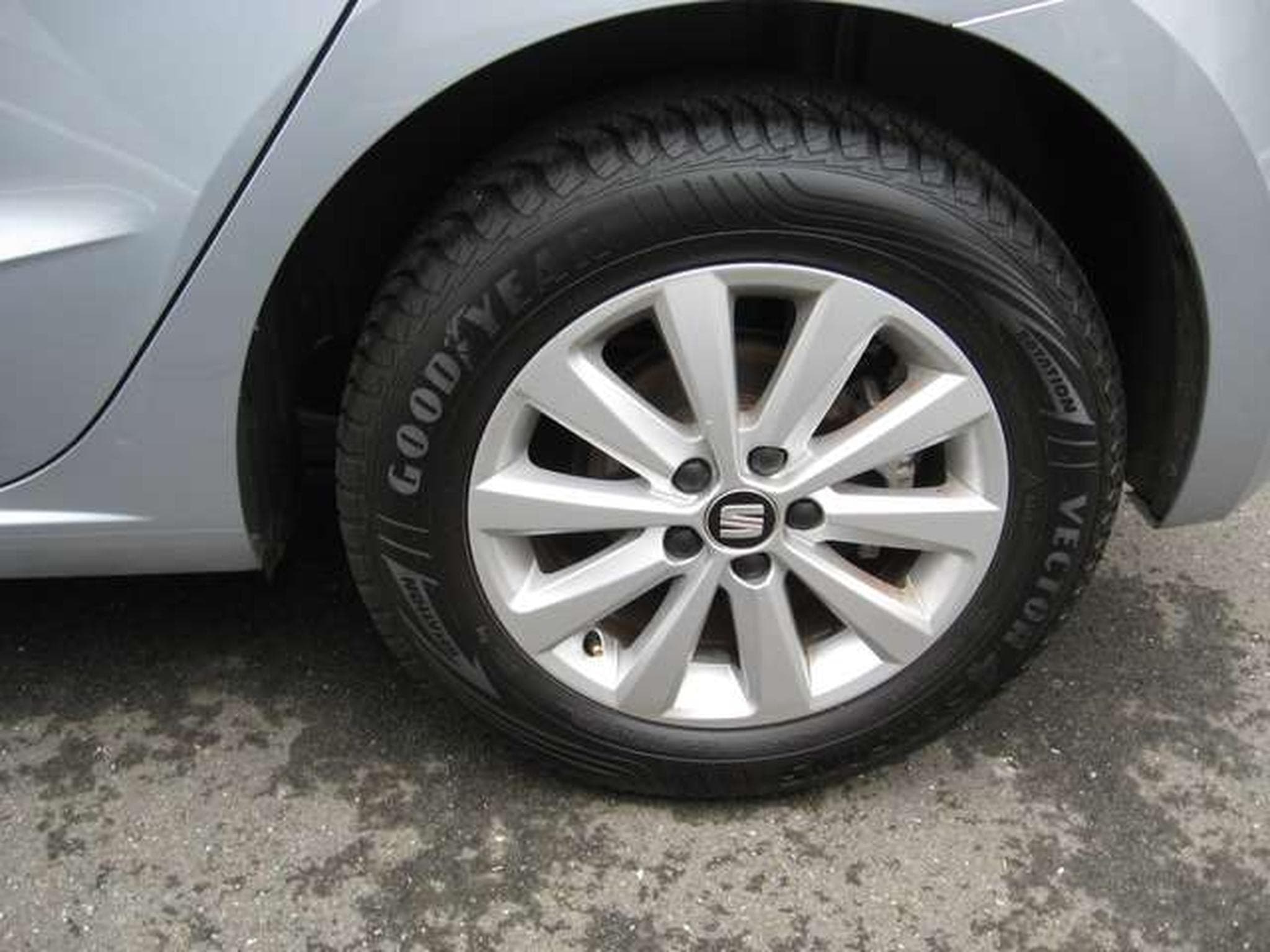 SEAT Ibiza 1.0 TSI Style DSG boîte auto (2020) - Photo 3