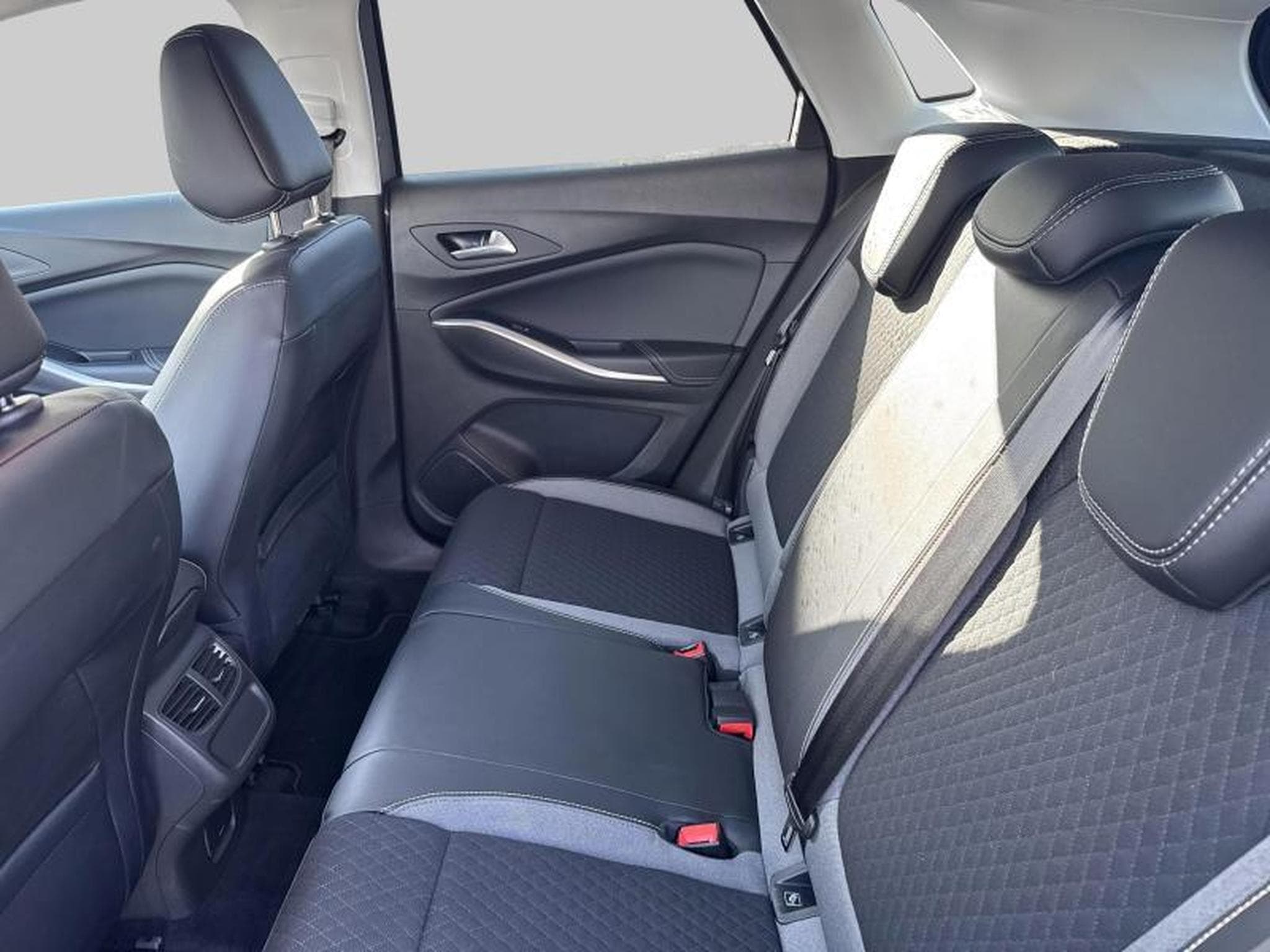 Opel Grandland Business Elegance (2023) - Photo 12