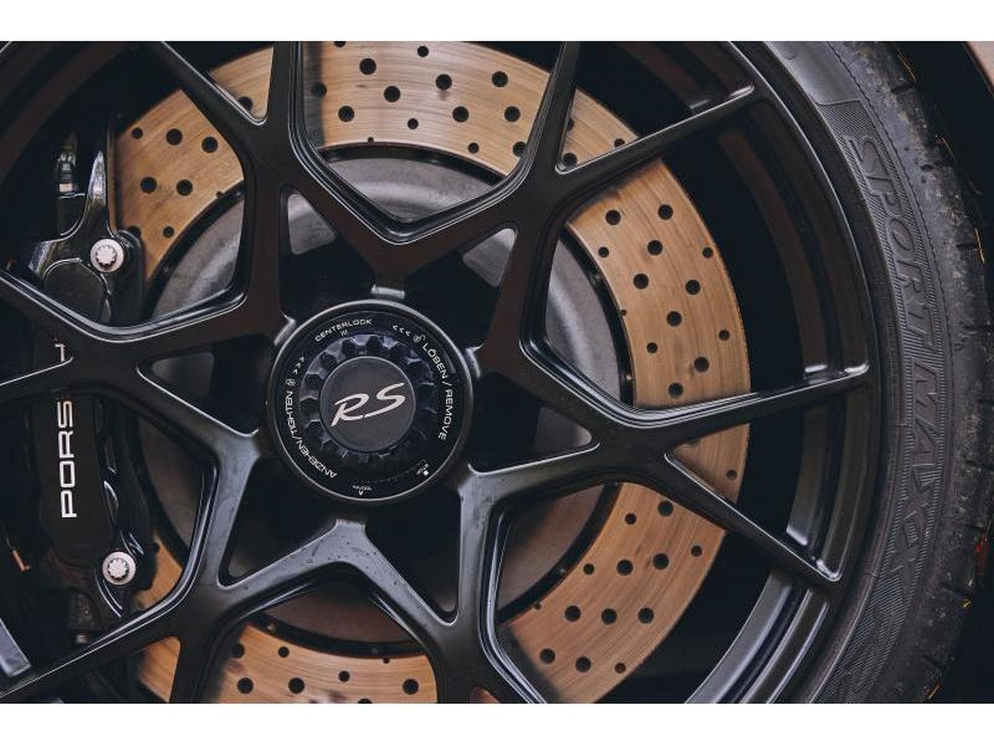 Porsche Cayman GT4 RS Weissach (2023) - Photo 15