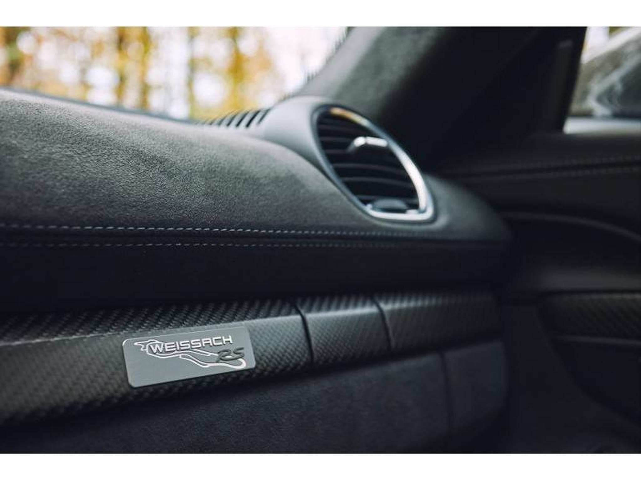 Porsche Cayman GT4 RS Weissach (2023) - Photo 27