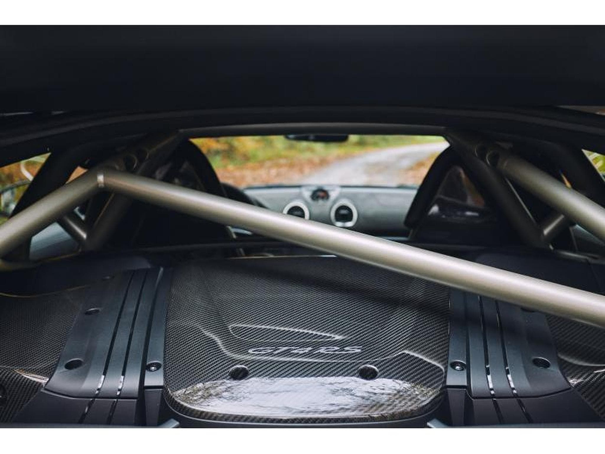 Porsche Cayman GT4 RS Weissach (2023) - Photo 29