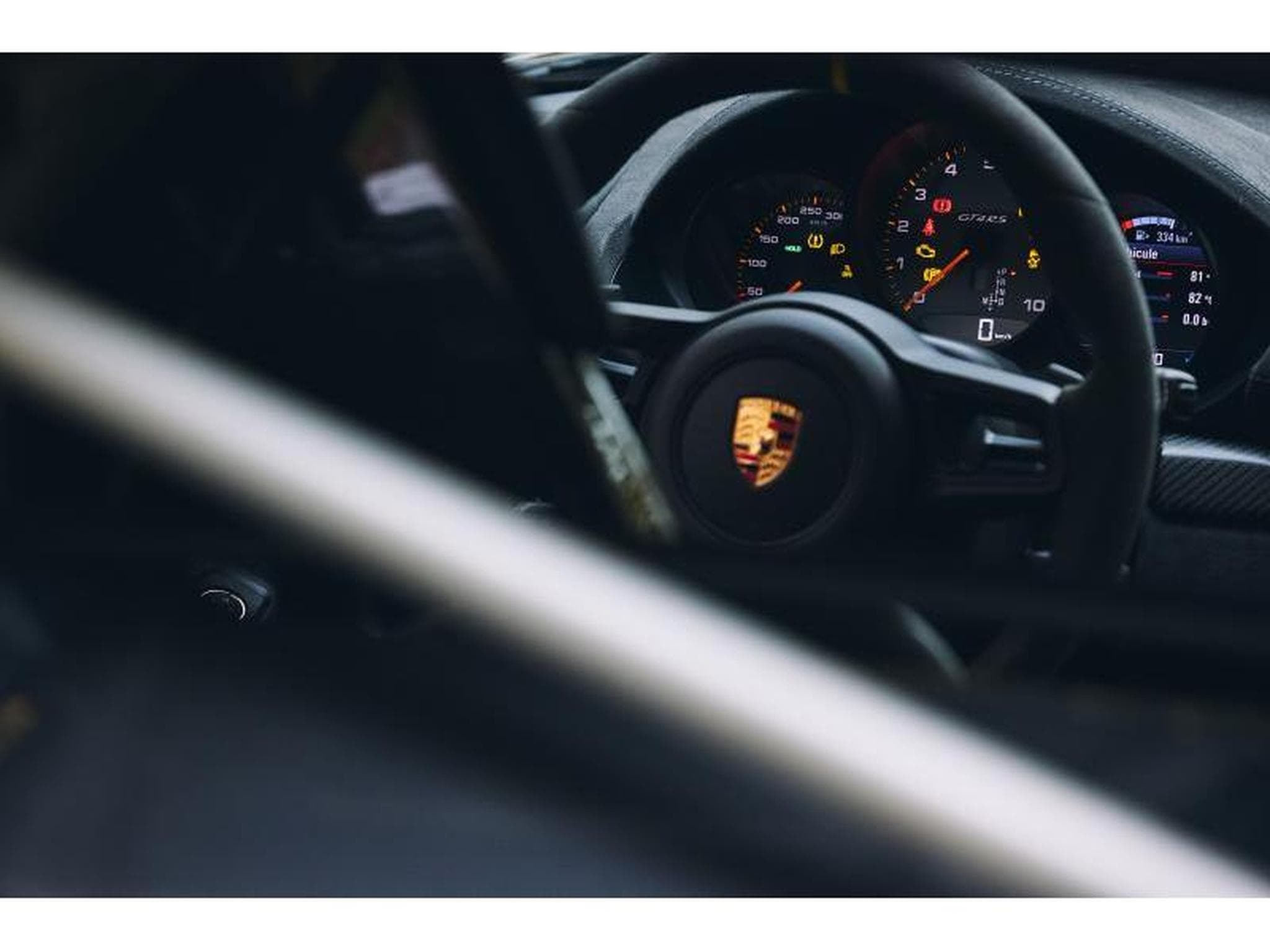 Porsche Cayman GT4 RS Weissach (2023) - Photo 42