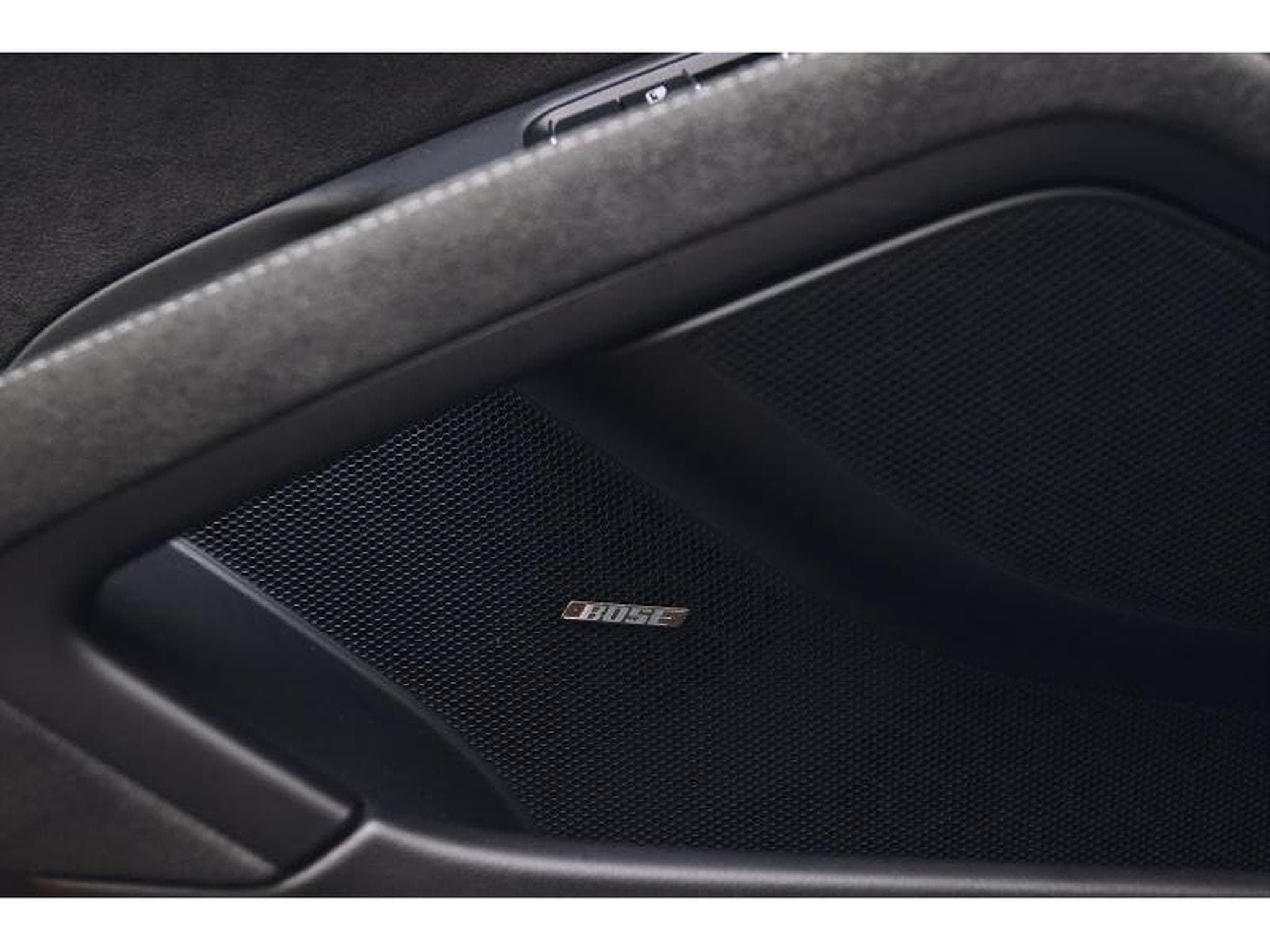 Porsche Cayman GT4 RS Weissach (2023) - Photo 6