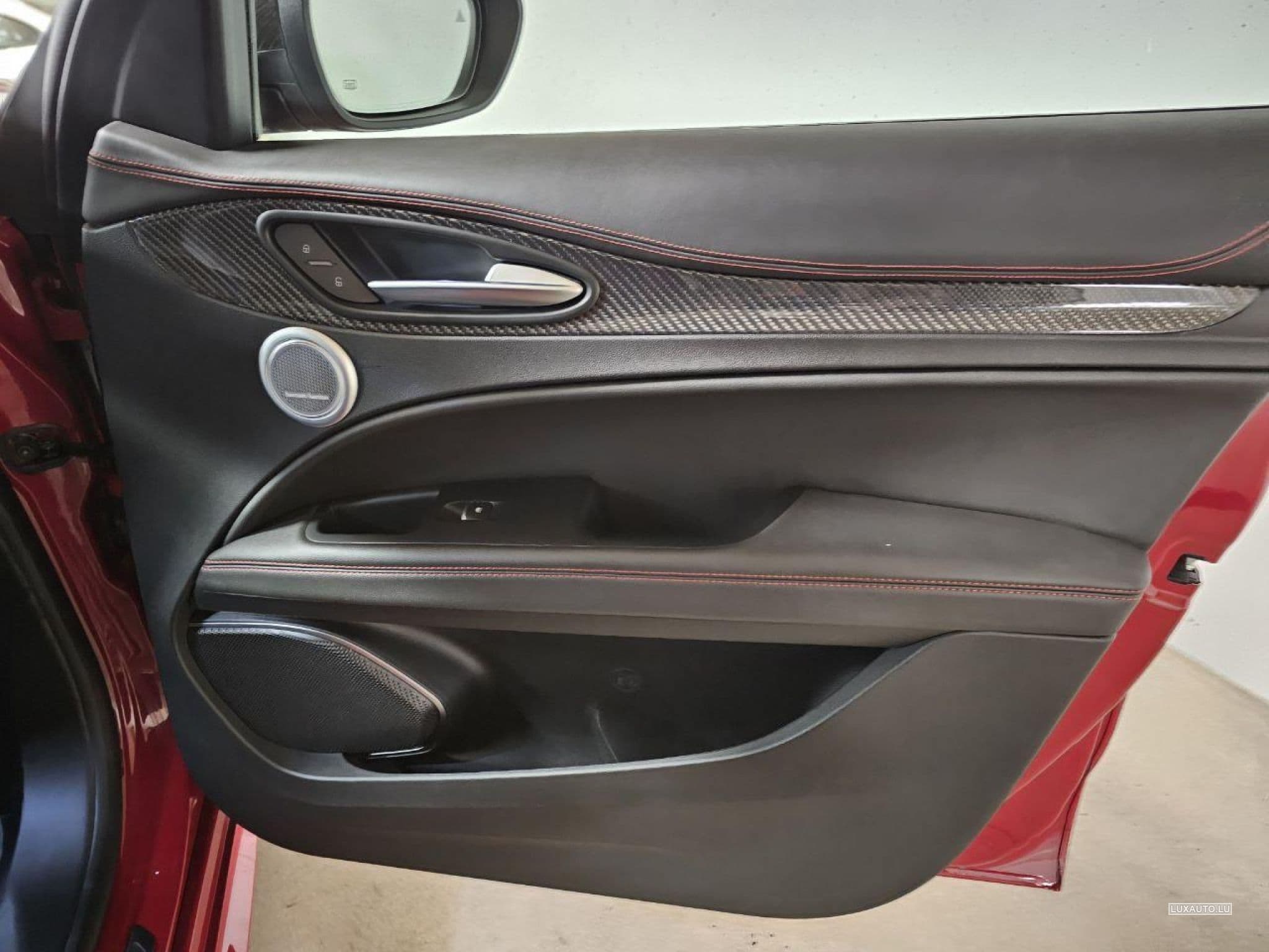 Alfa-Romeo Stelvio Estrema (2022) - Photo 10