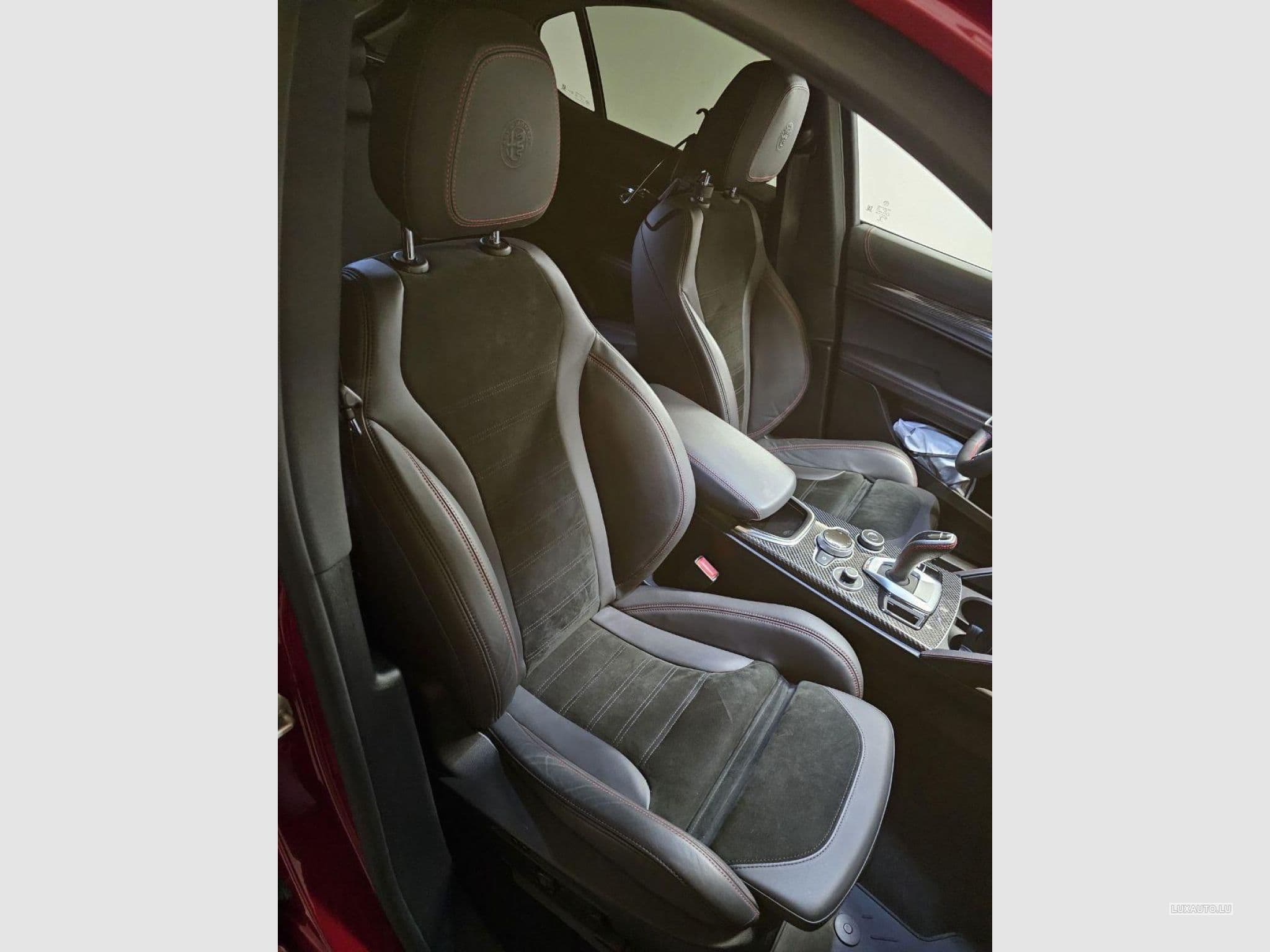 Alfa-Romeo Stelvio Estrema (2022) - Photo 8