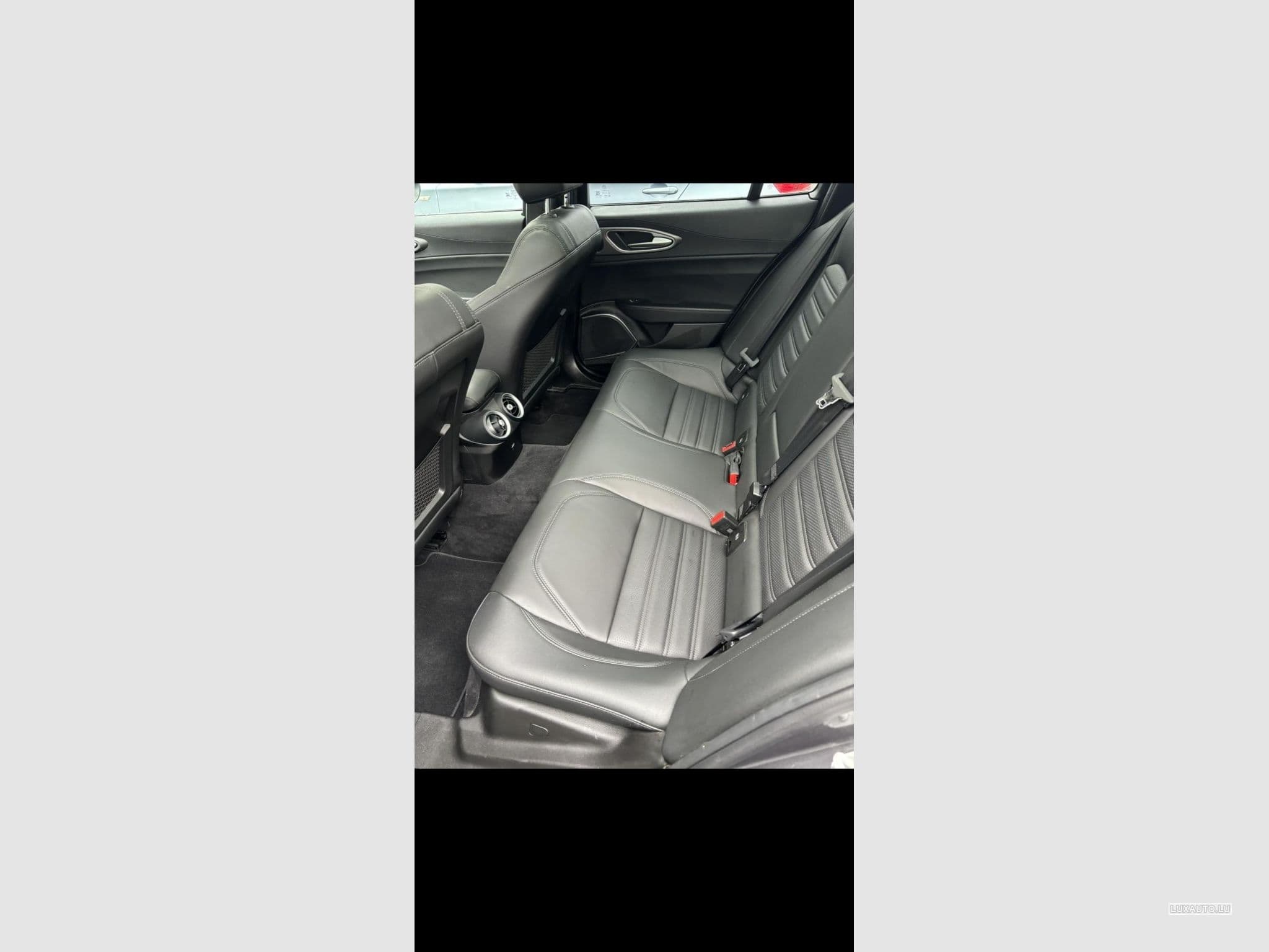 Alfa-Romeo Giulia MY22 Sprint 2.0 TB 200 AT (2022) - Photo 6