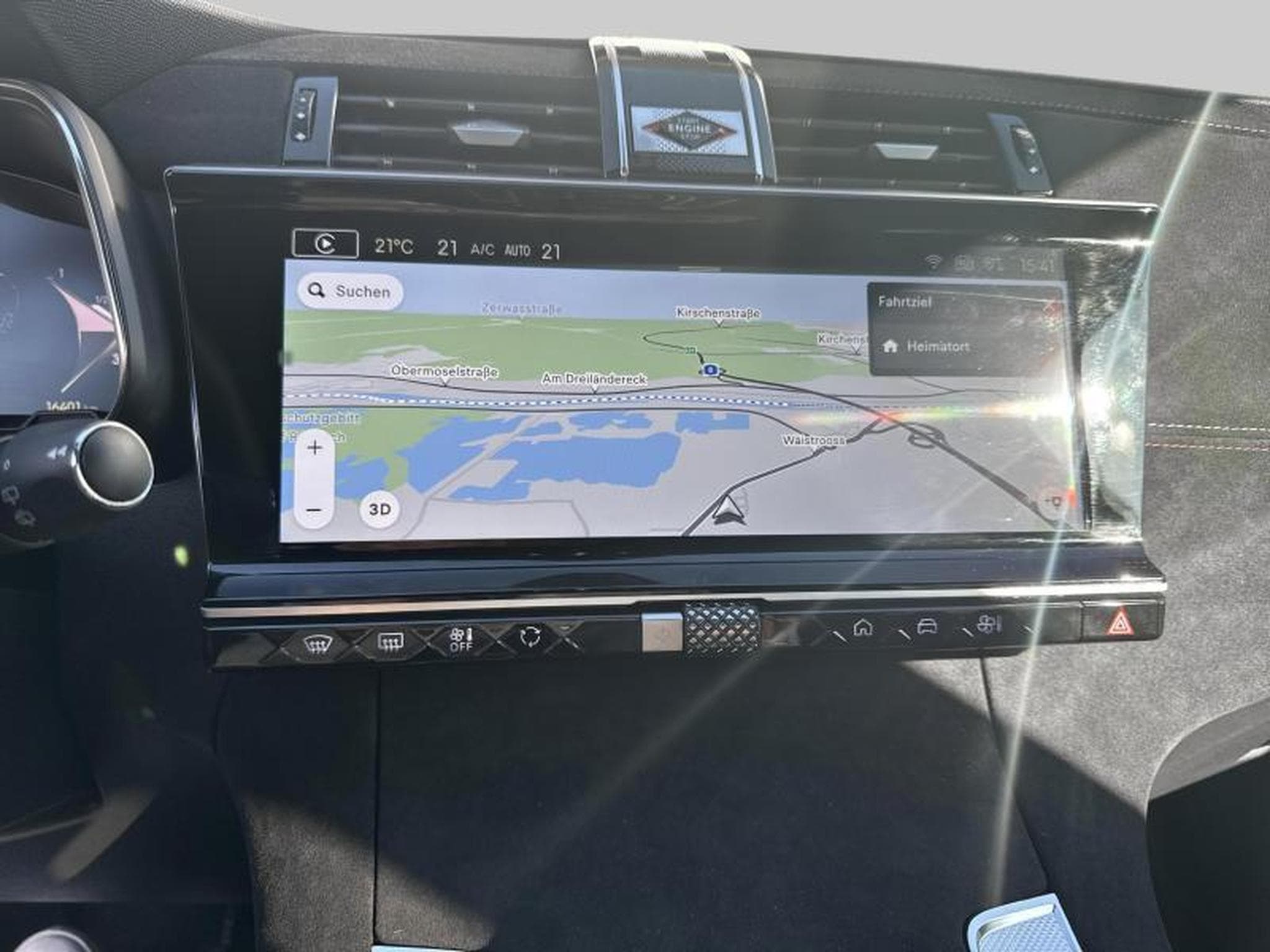 DS Automobiles DS7 E-Tense 300 Performance Line + (2023) - Photo 17