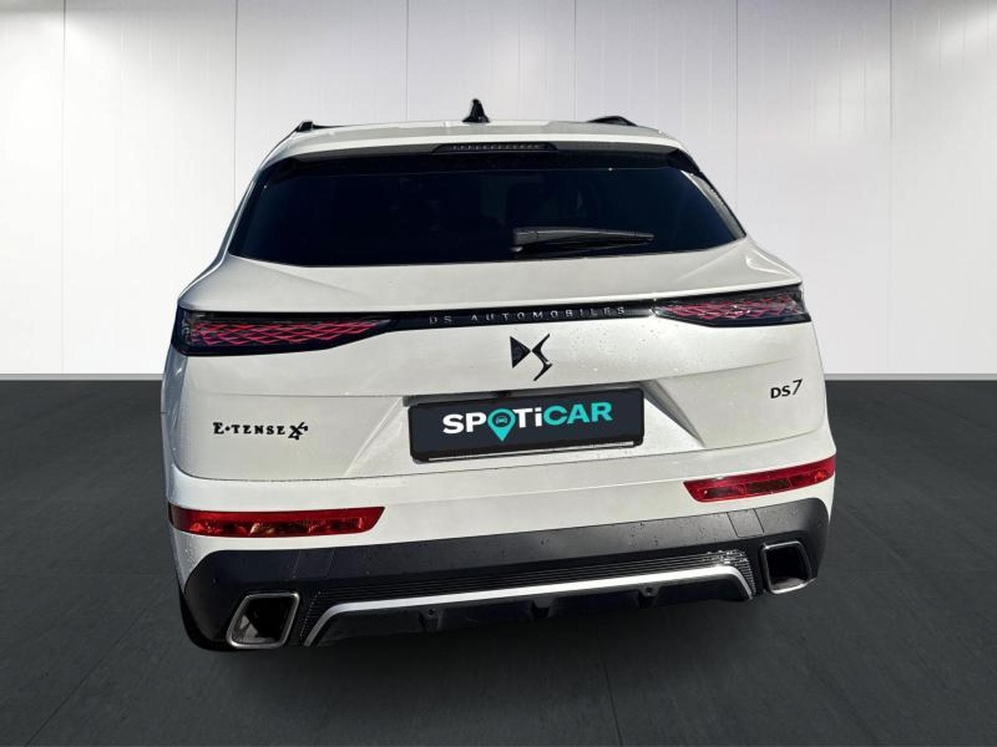 DS Automobiles DS7 E-Tense 300 Performance Line + (2023) - Photo 5