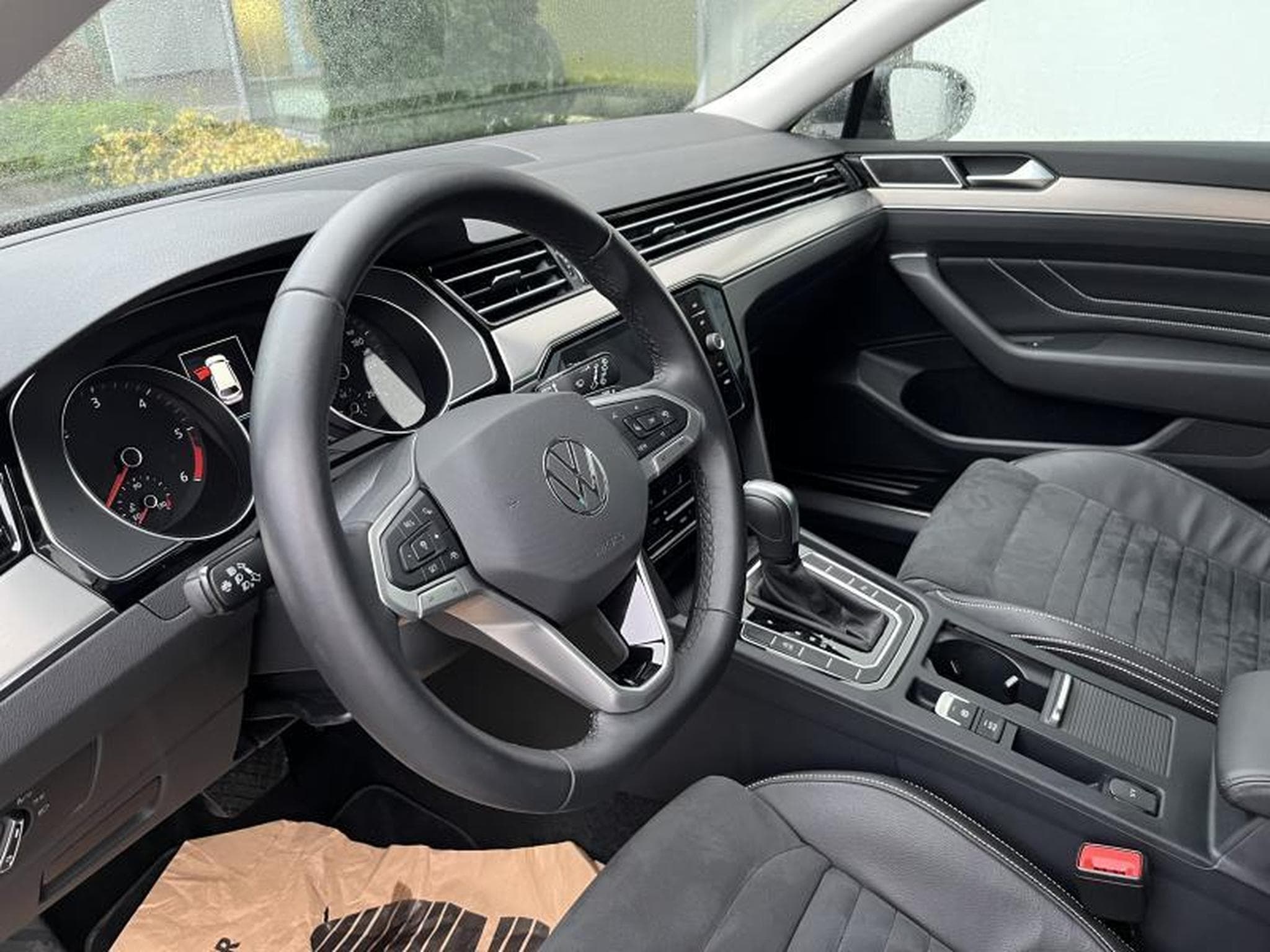 VW Passat Elegance (2023) - Photo 5