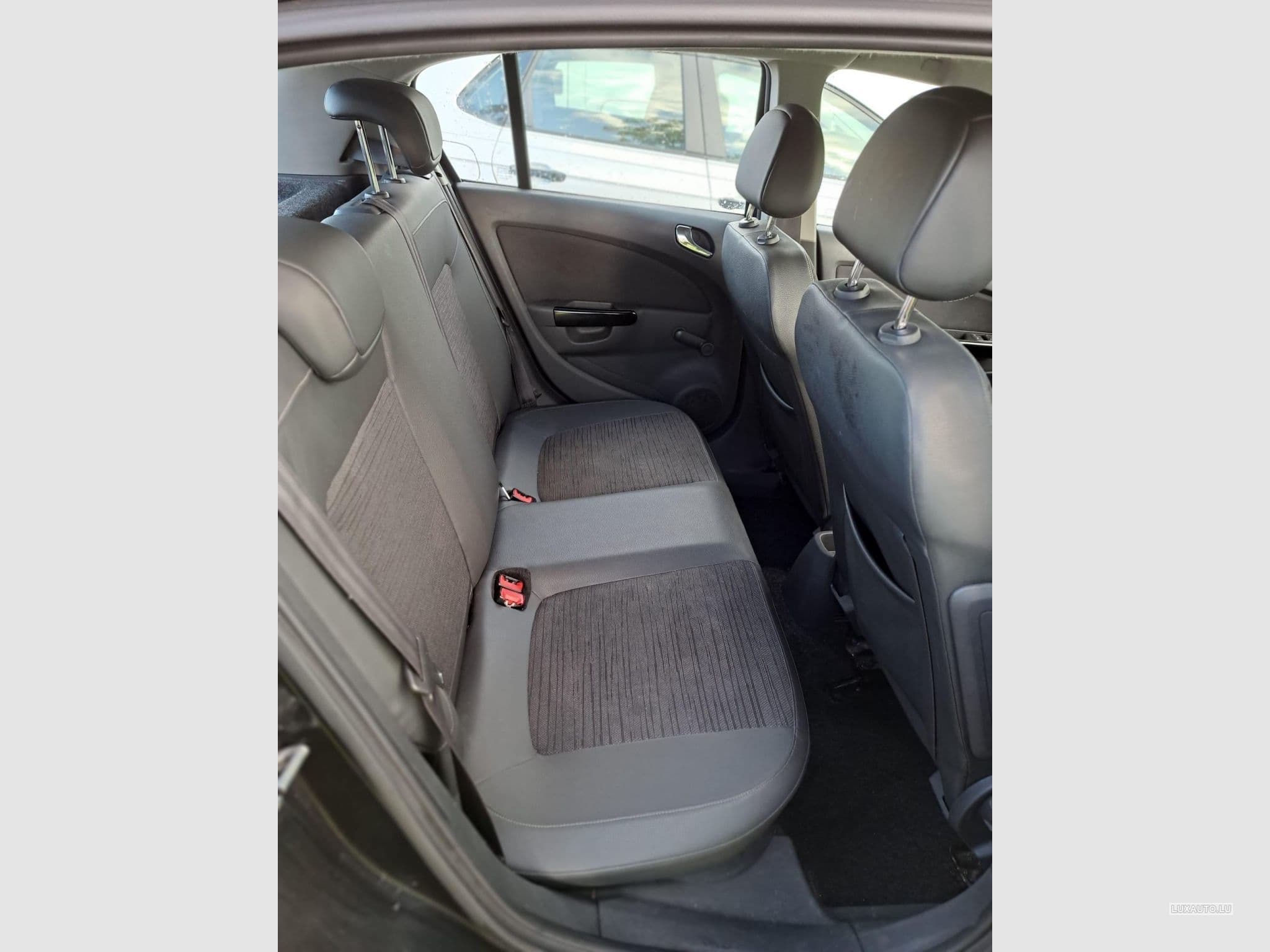 Opel Corsa D (2014) - Photo 7