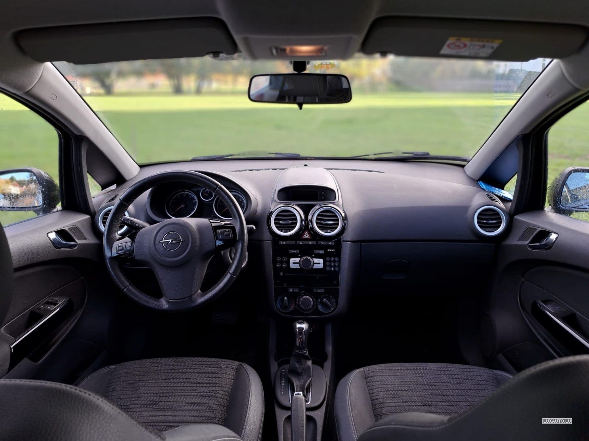 Opel Corsa D (2014) - Photo 9