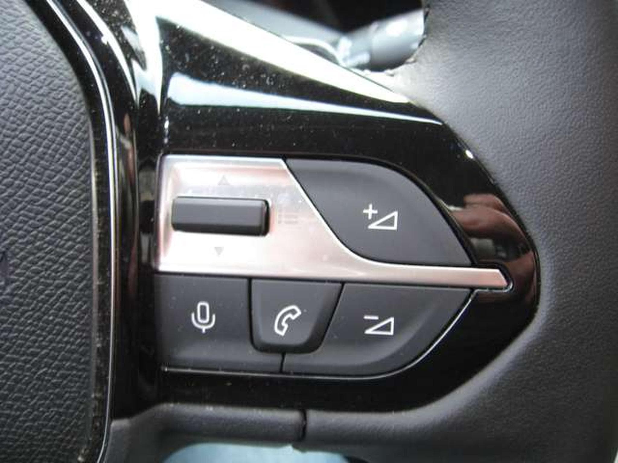 Peugeot 308 1.5 BlueHDi Allure Pack S (2022) - Foto 12