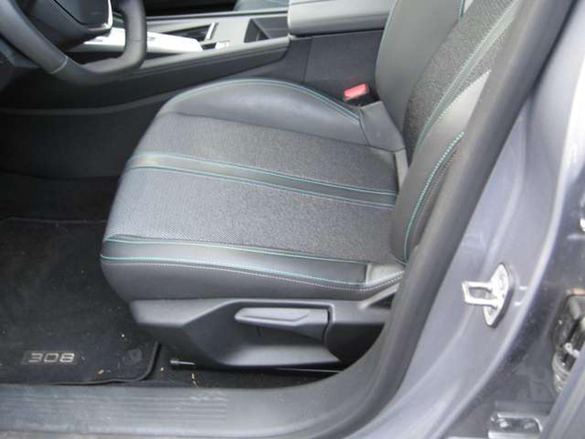 Peugeot 308 1.5 BlueHDi Allure Pack S (2022) - Foto 6