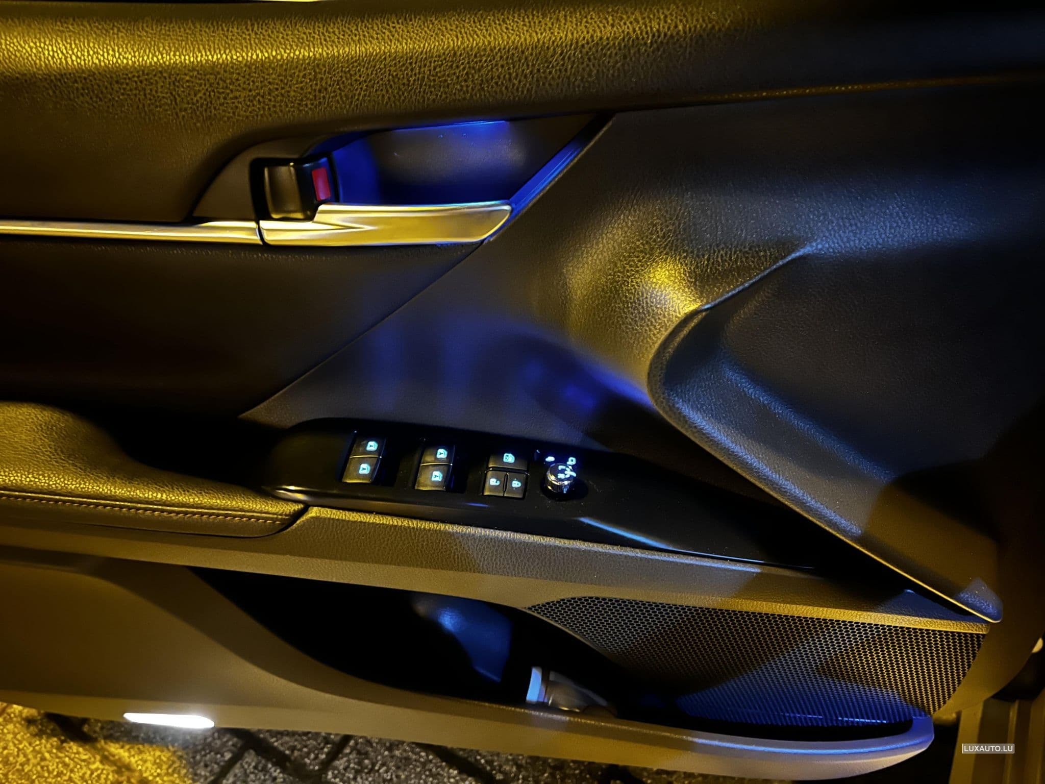 Toyota Camry 2.5 Hybrid e-CVT Premium (FSSQ3CL00) (2019) - Photo 10