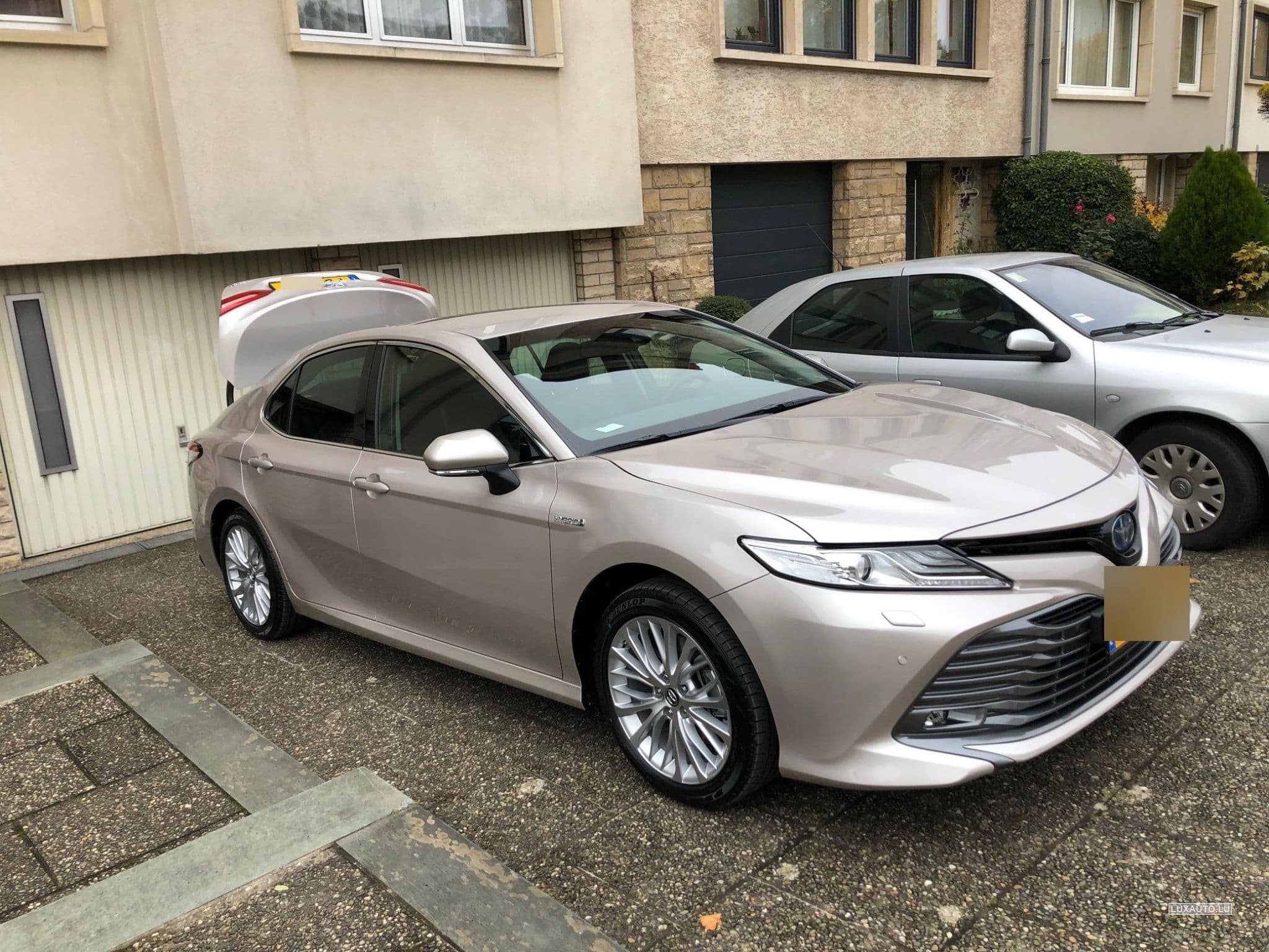 Toyota Camry 2.5 Hybrid e-CVT Premium (FSSQ3CL00) (2019) - Photo 4