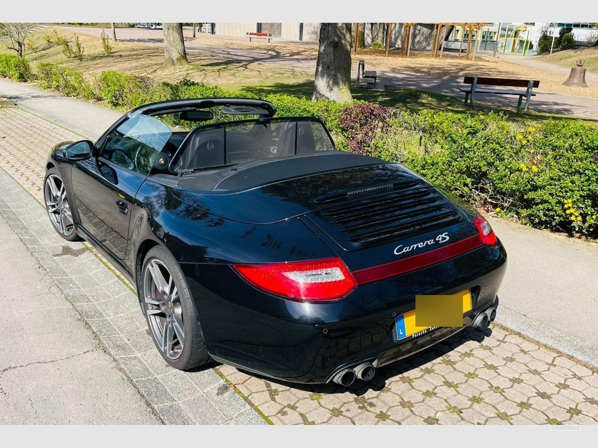 Porsche 911 carrera 4S cabriolet (2011) - Photo 1