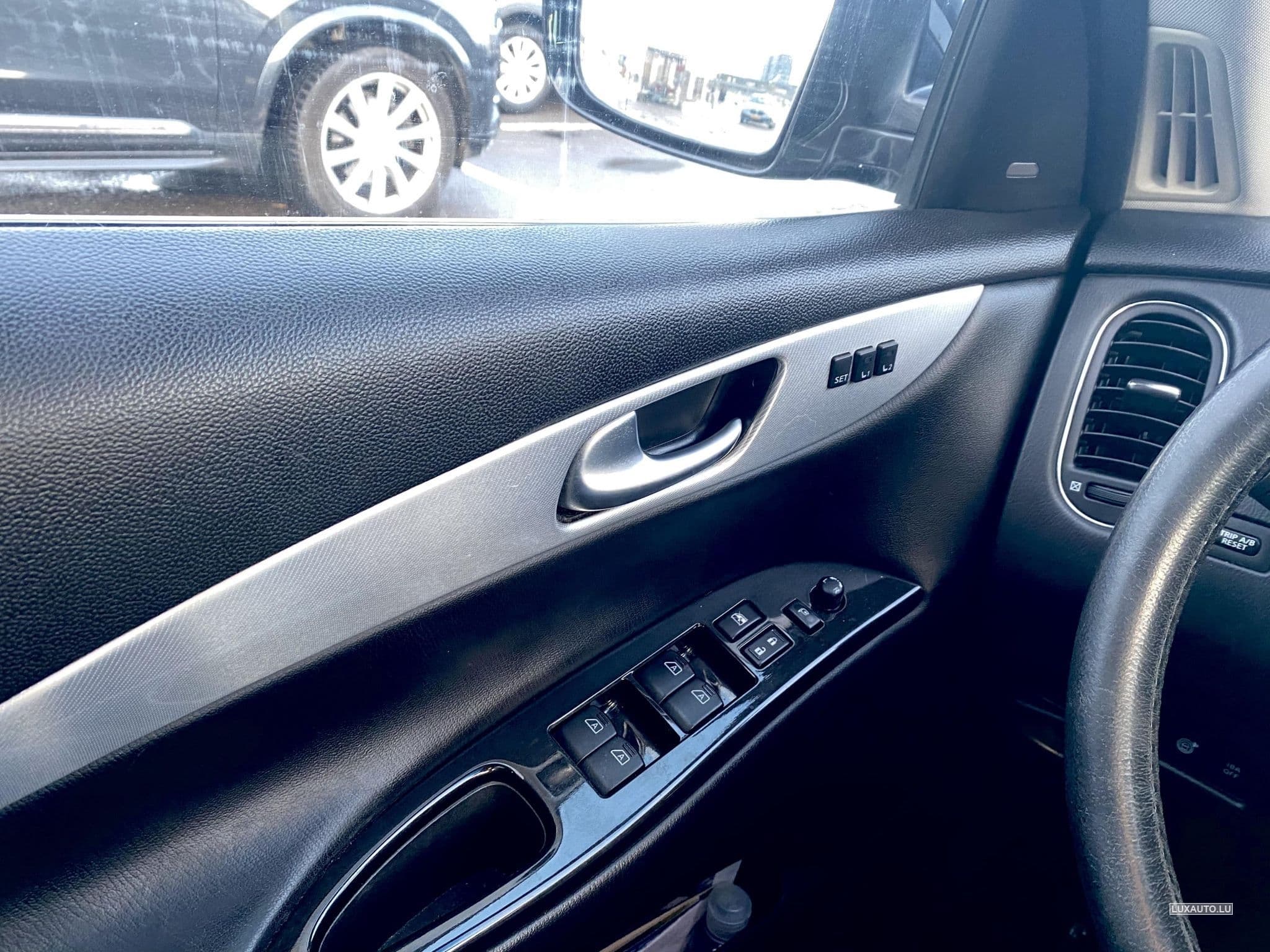 Infiniti QX50 (2015) - Photo 12