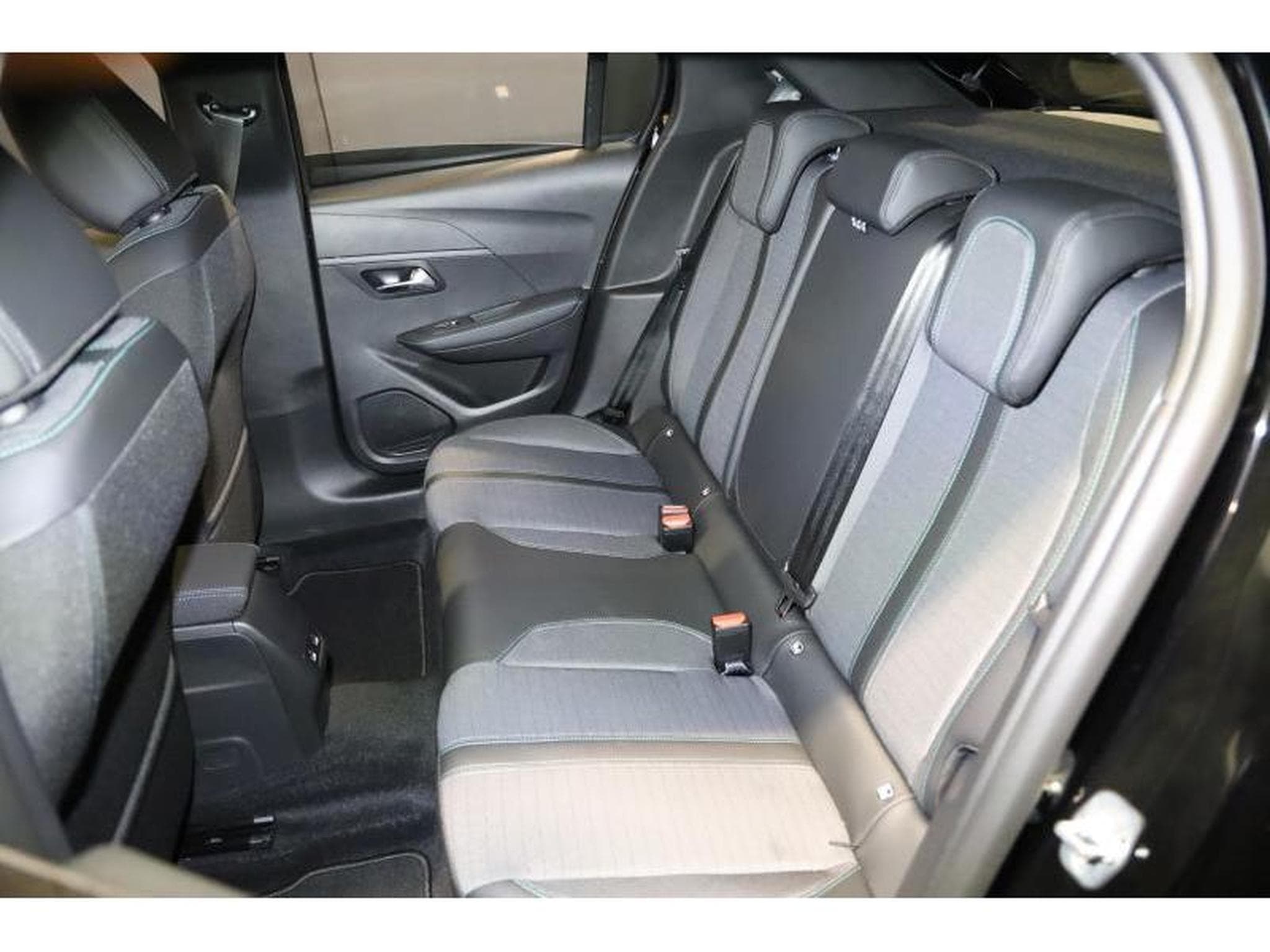 Peugeot 208 II Allure Pack (2023) - Foto 12