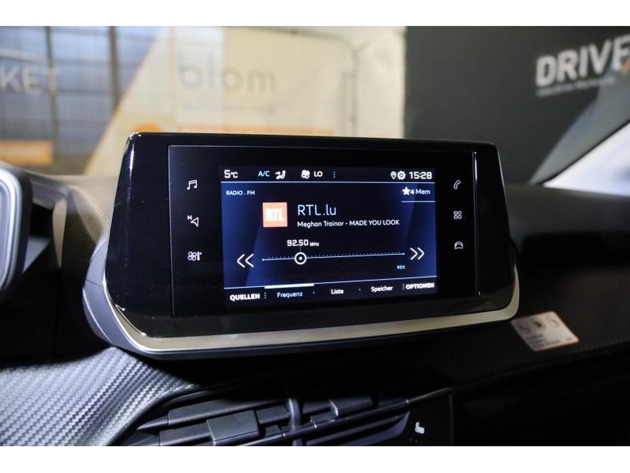 Peugeot 208 II Allure Pack (2023) - Foto 5