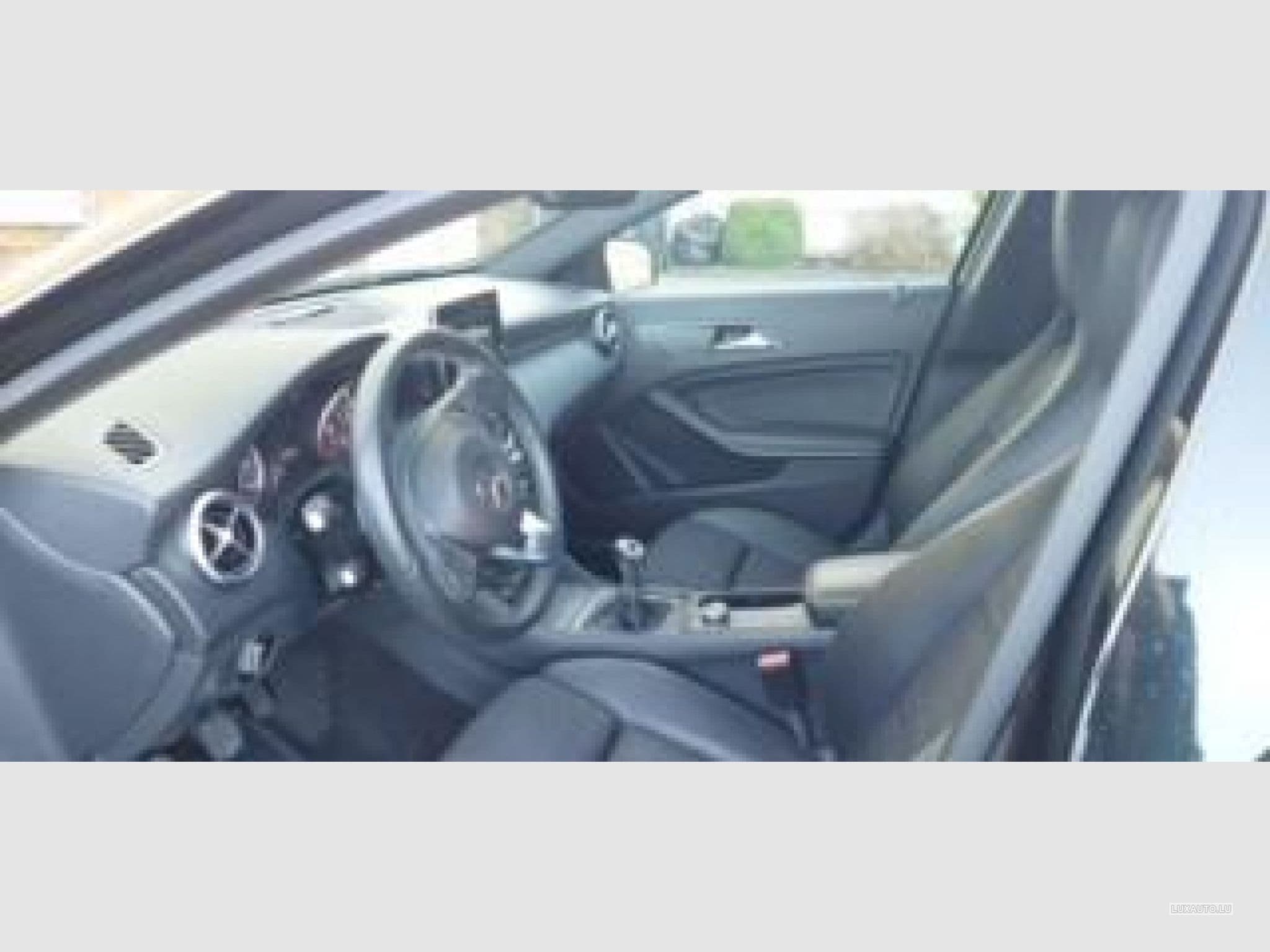 Mercedes A 200 (2016) - Foto 6