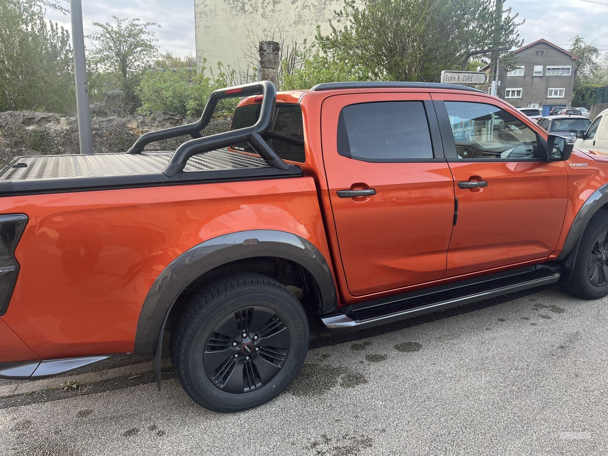 Isuzu D-Max V-CROSS (2021) - Photo 10