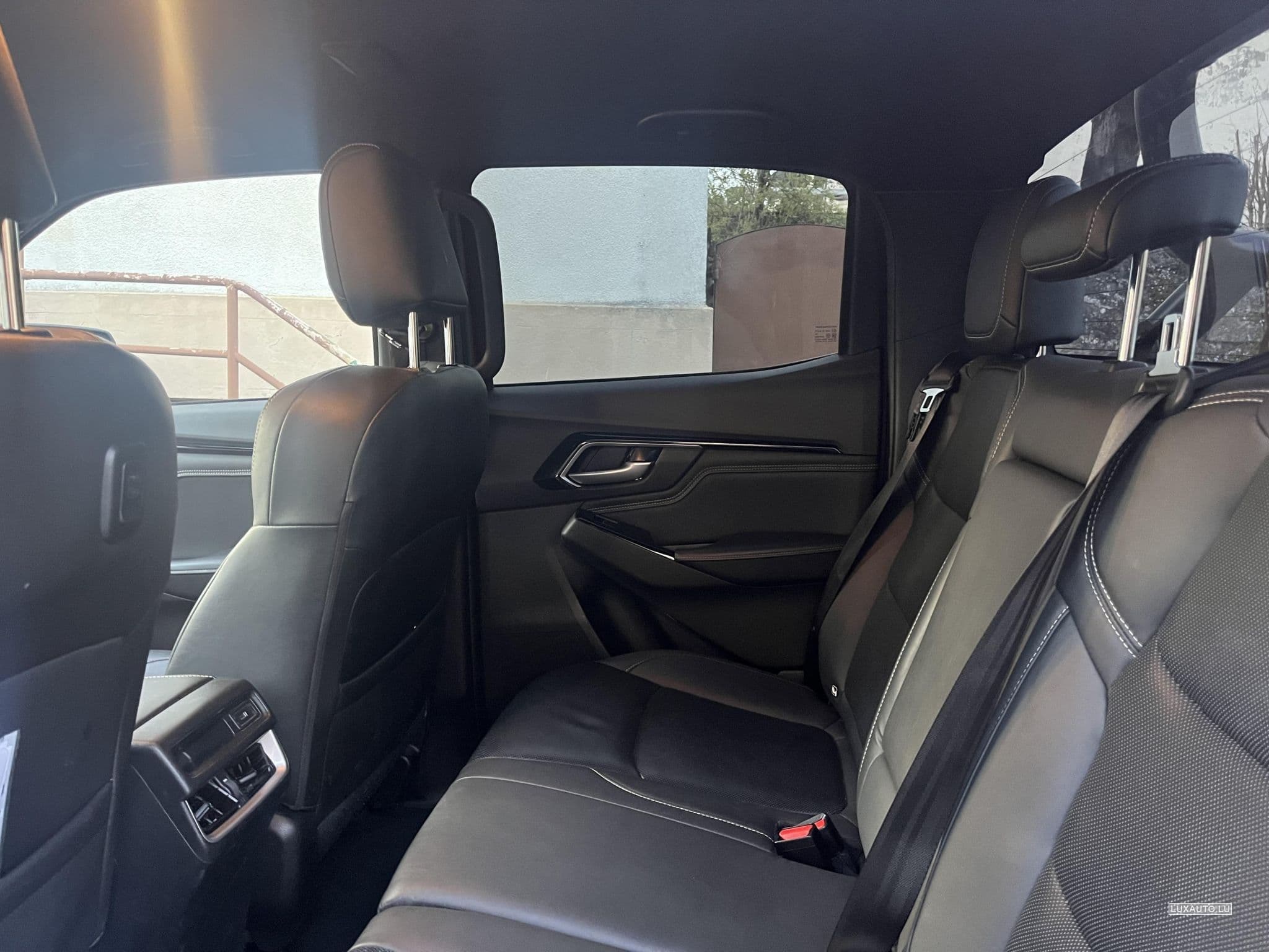 Isuzu D-Max V-CROSS (2021) - Photo 5