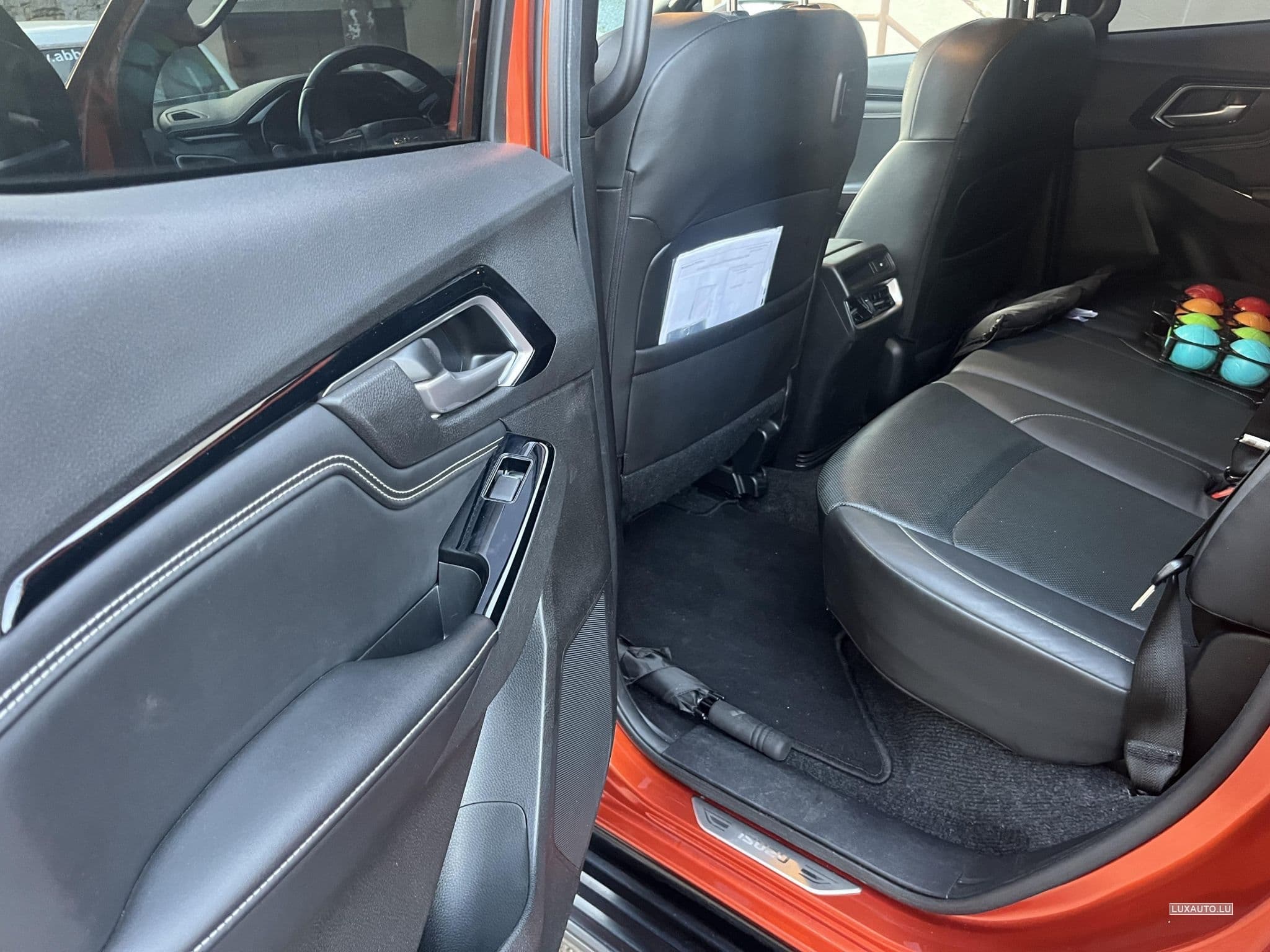 Isuzu D-Max V-CROSS (2021) - Photo 6