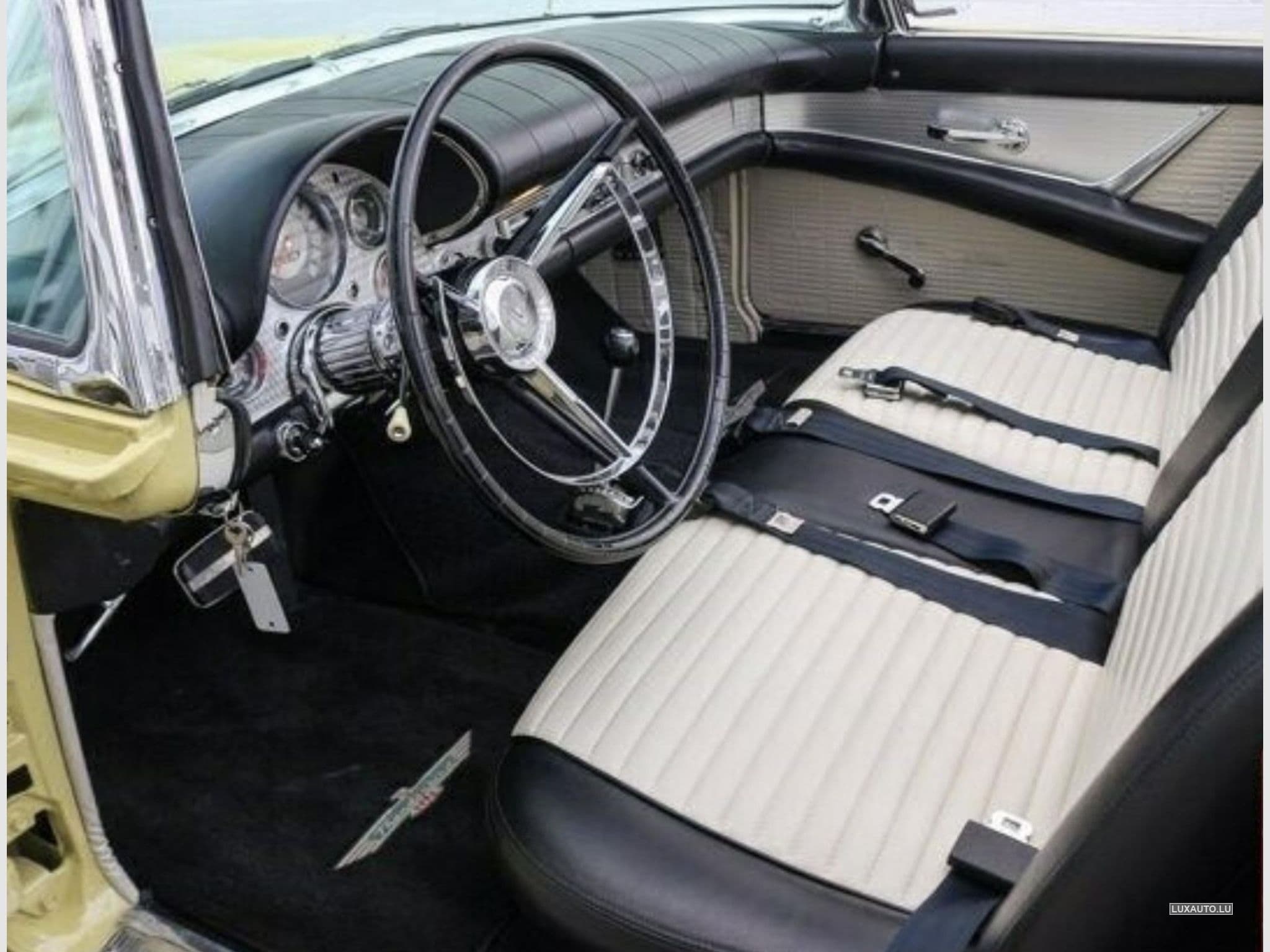 Ford Thunderbird V8 convertible (1970) - Photo 4