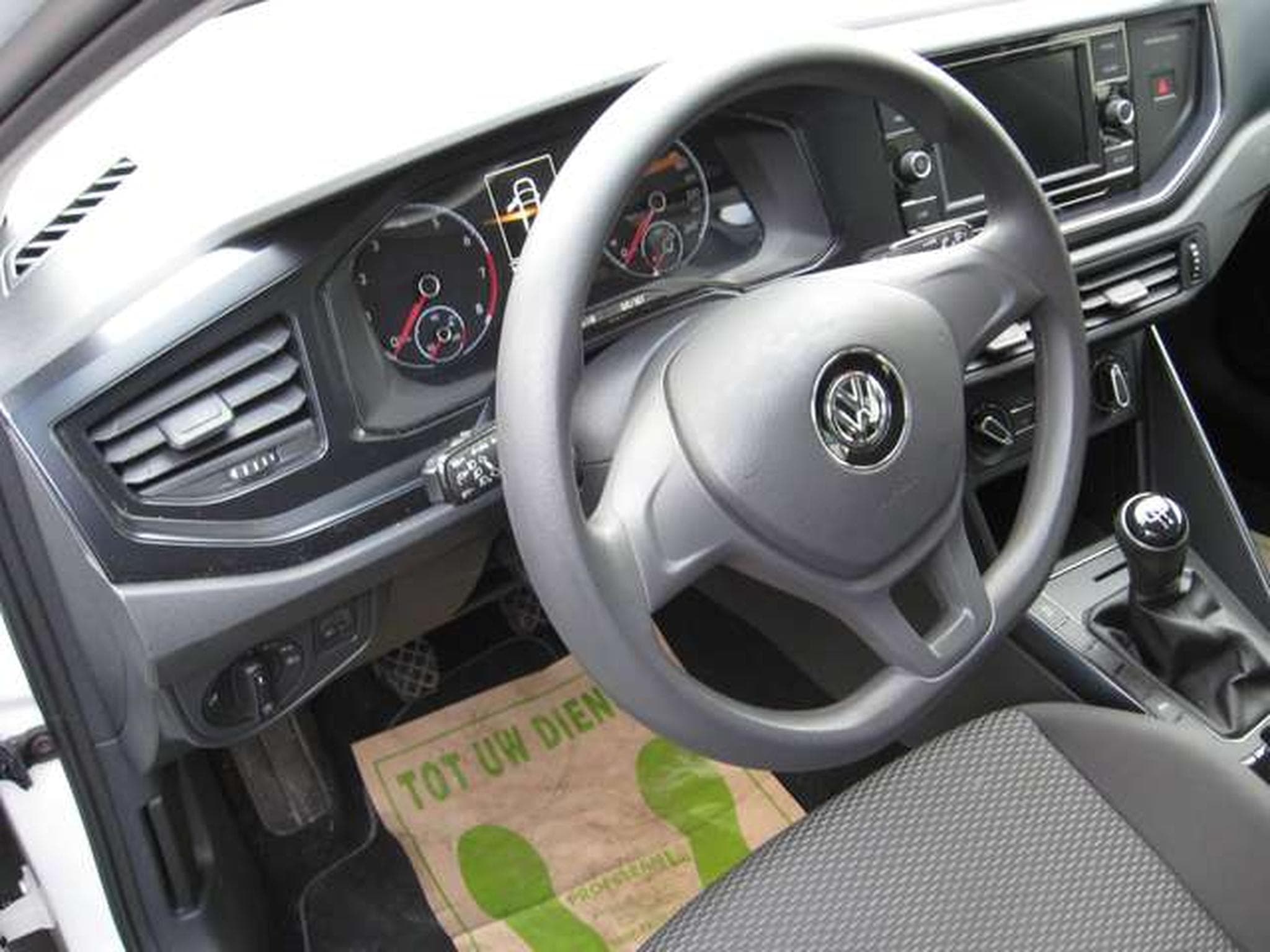 VW Polo 1.0i Trendline (2019) - Foto 5