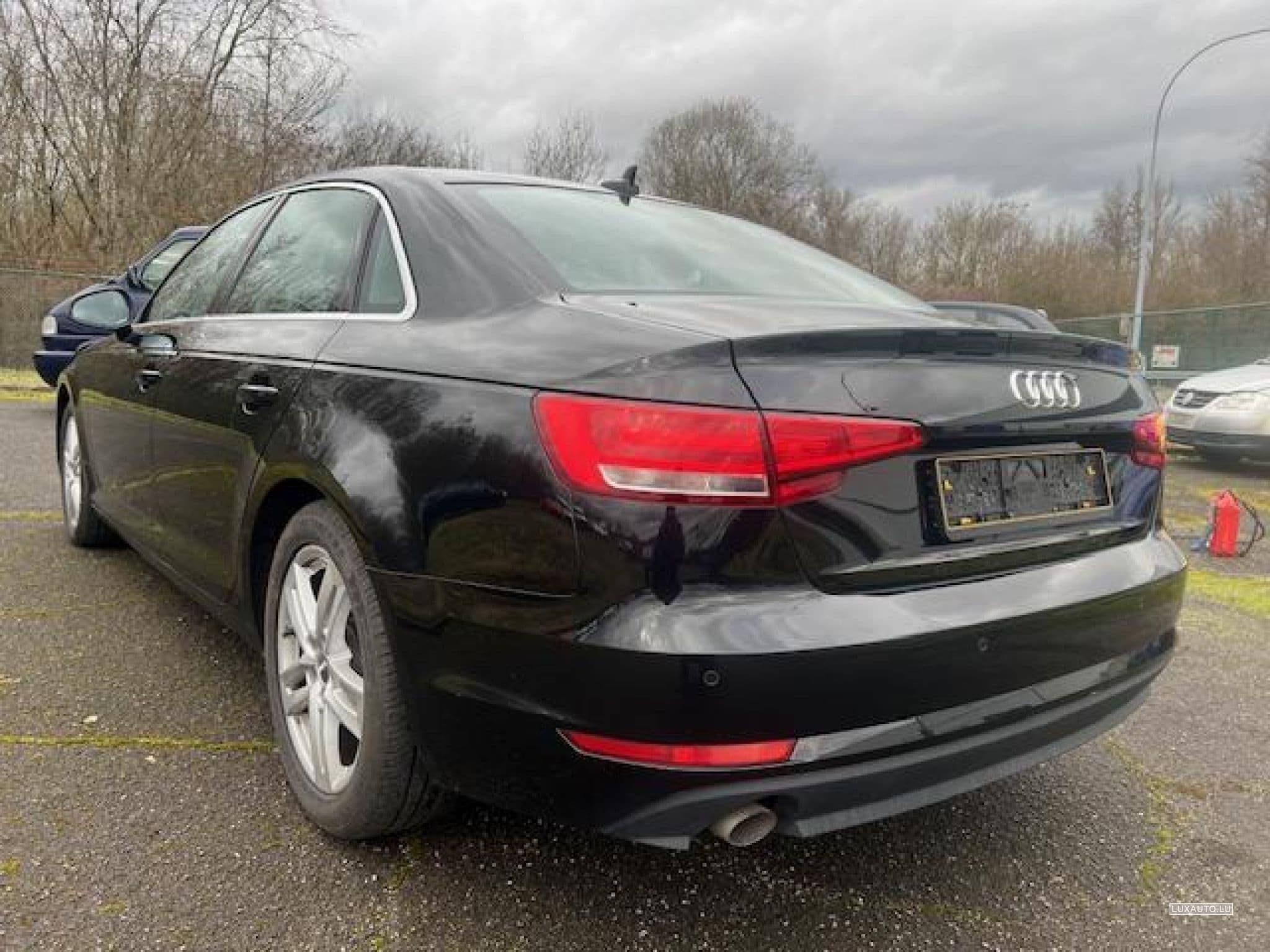 Audi A4 S-LINE (2017) - Photo 2