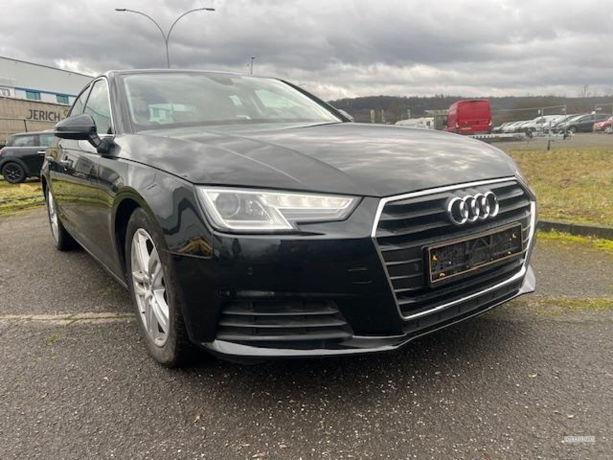 Audi A4 S-LINE (2017) - Photo 5