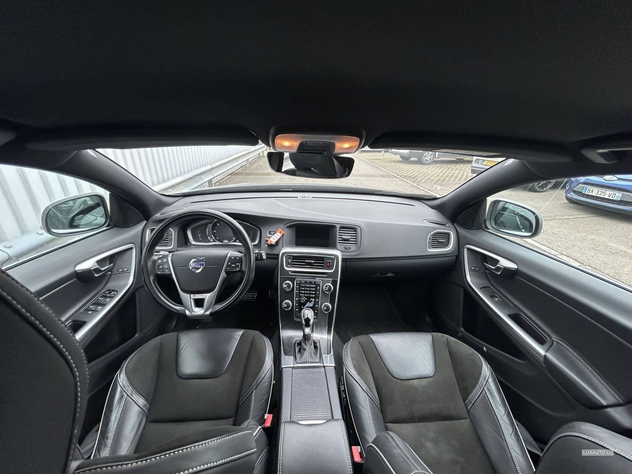 Volvo V60 Kombi Momentum R-Design (2019) - Foto 5