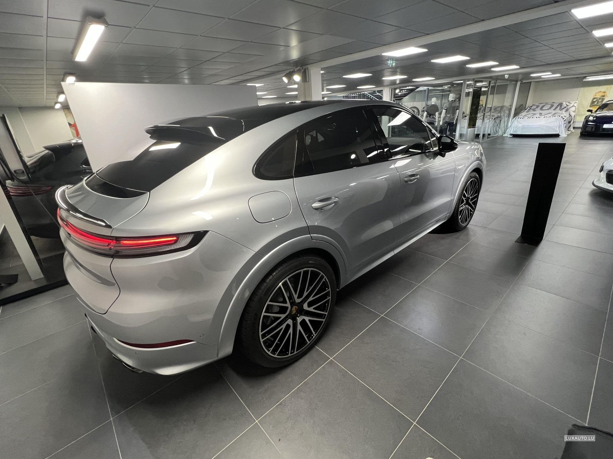 Porsche Cayenne Coupé hybride (2023) - Photo 4