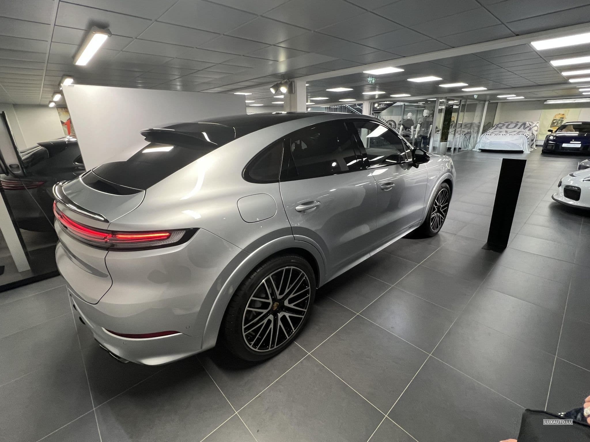 Porsche Cayenne Coupé hybride (2023) - Photo 5